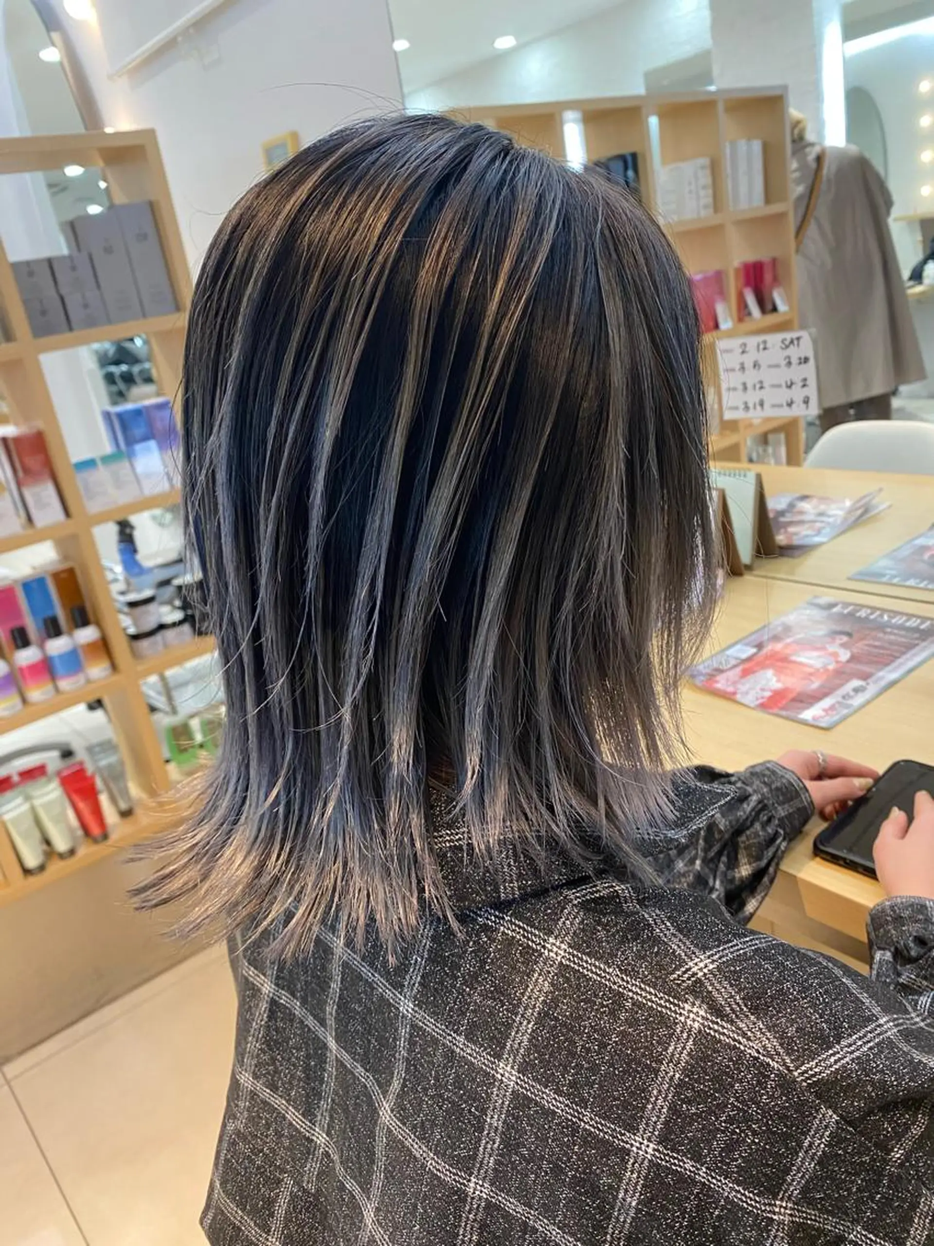 セミロング カラー バレイヤージュ ブリーチ ケアブリーチ レイヤーカット 🍀透明感抜群🍀/ ハイトーンカラーのヘアスタイル