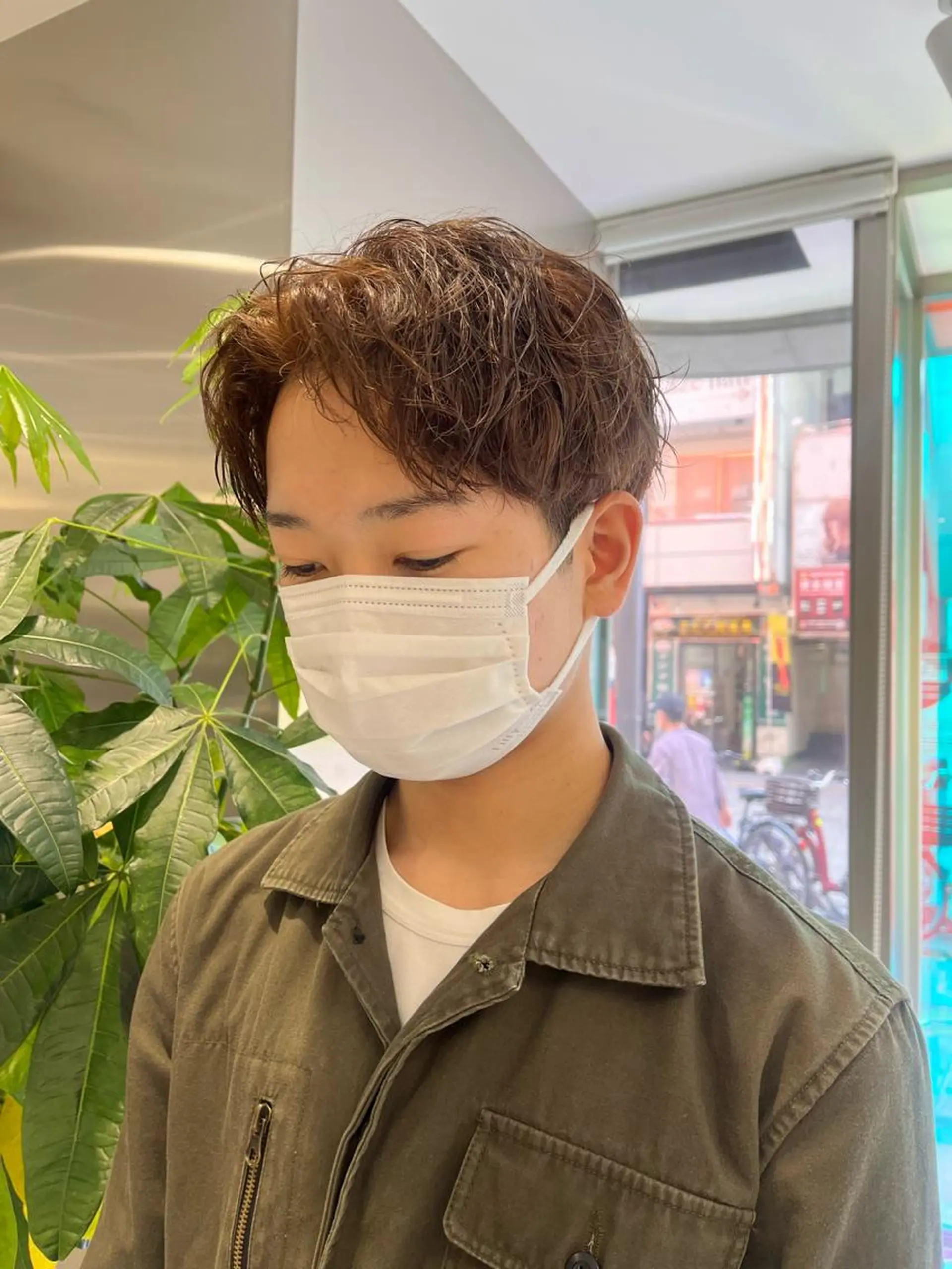 ショート カラー メンズ メンズブリーチ フェードカット メンズ韓国風 メンズメッシュ マッシュ カット ヘアカラー mai🤍縮毛酸性ス トレート/アイリストのヘアスタイル