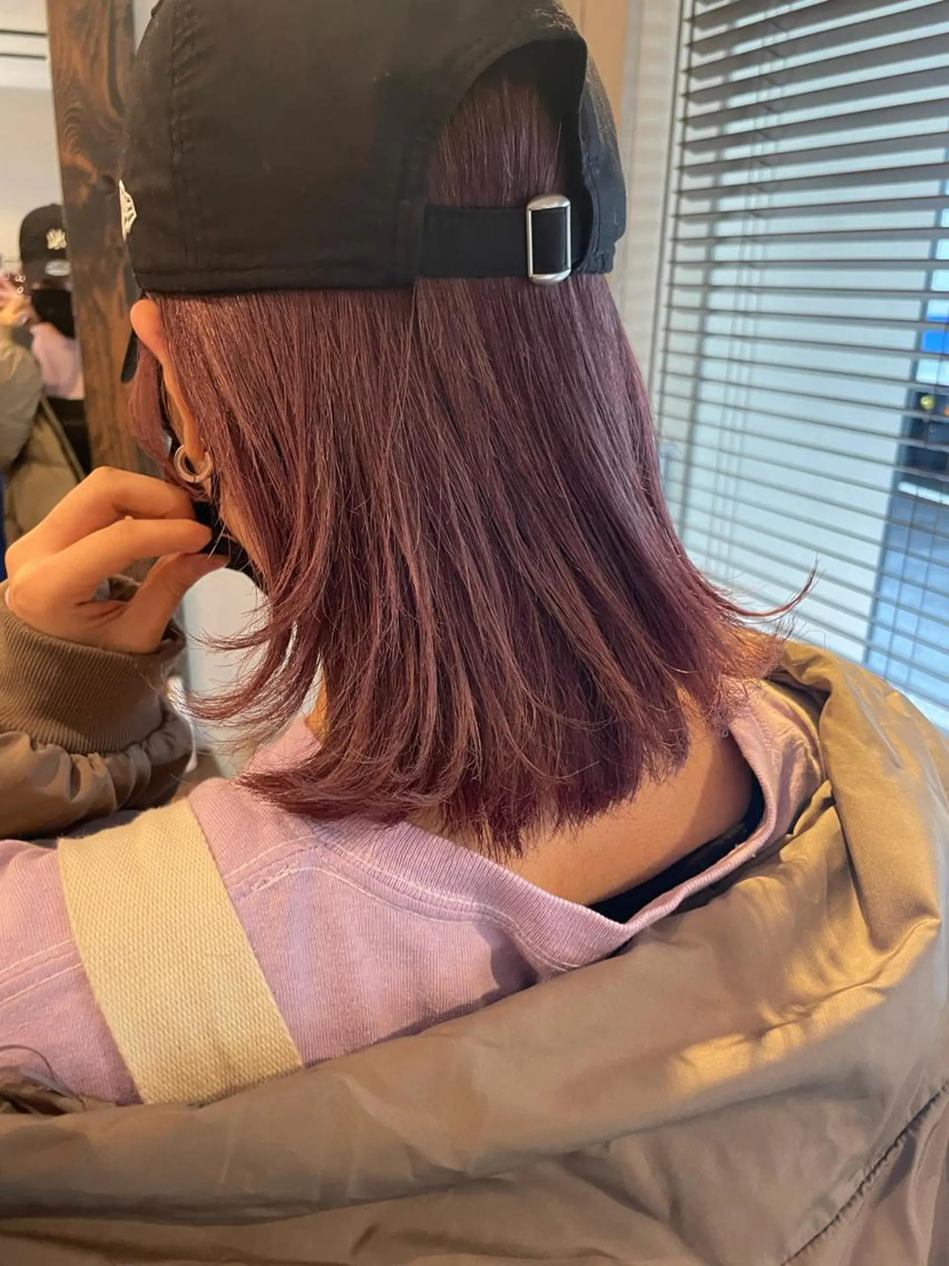 ミディアム カラー ブリーチ ピンクカラー ピンクパープル パープルカラー 鎌田 愛のヘアスタイル