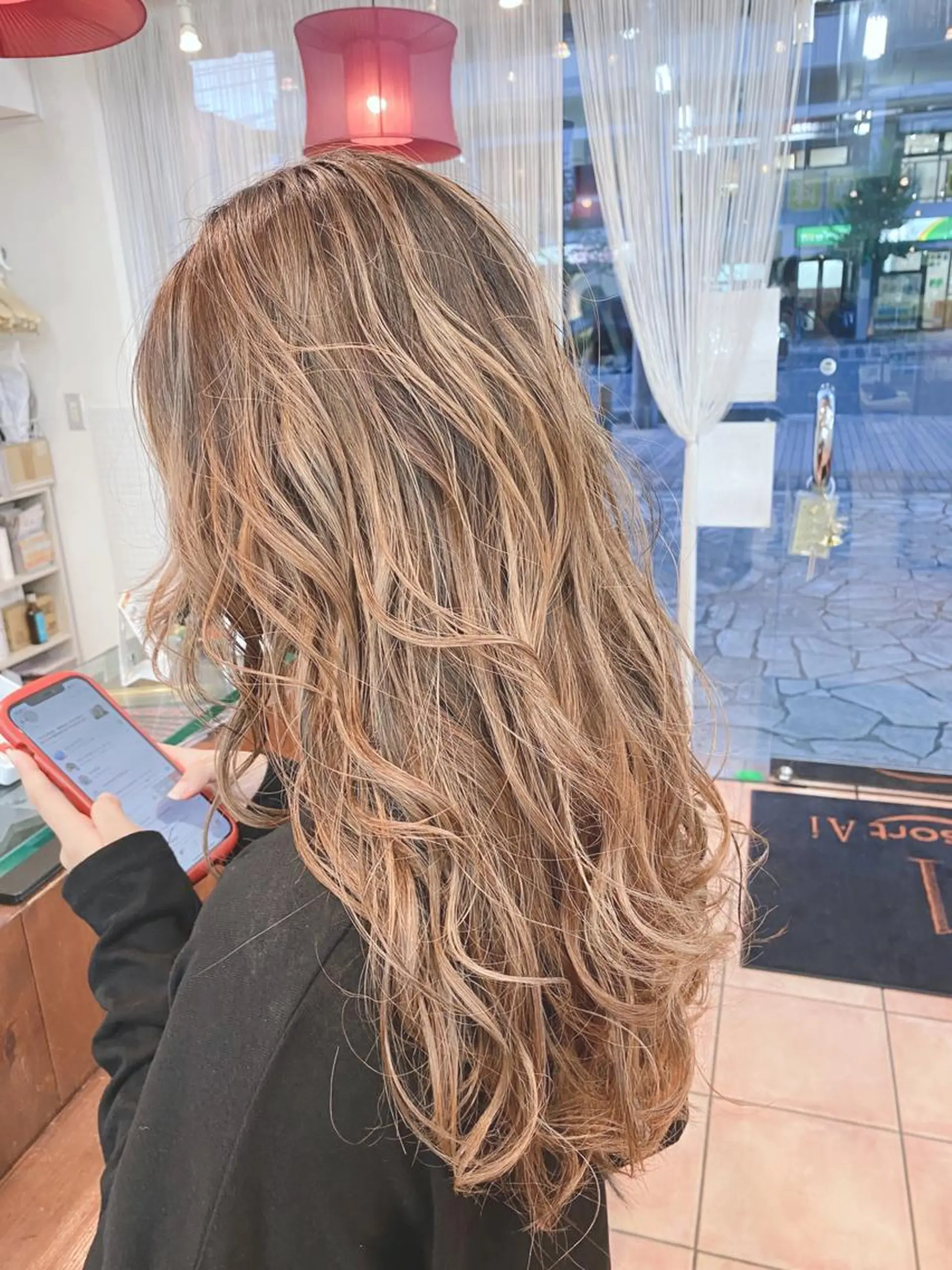 ロング レイヤーカット カラー特化 横川　翔希のヘアスタイル