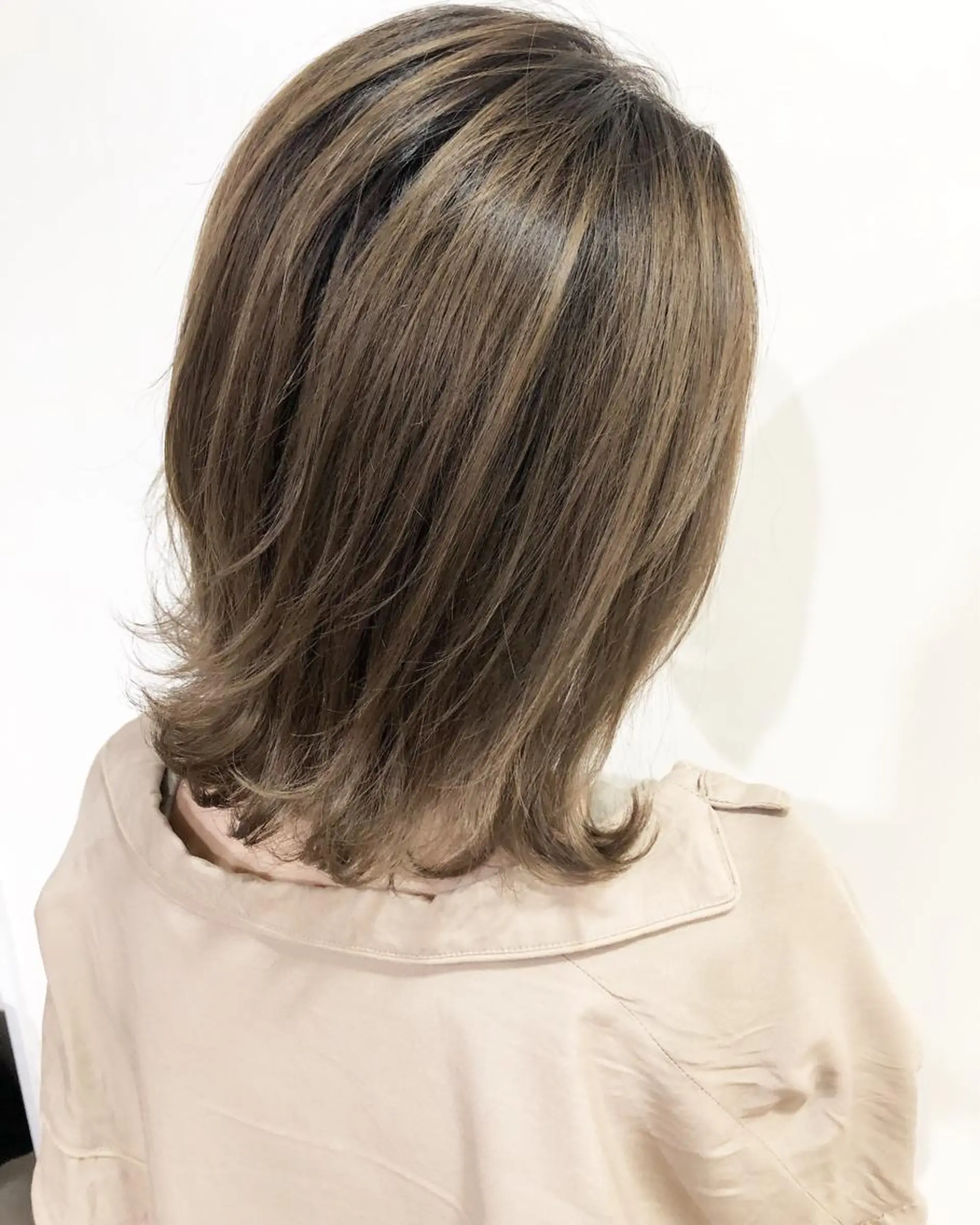 ミディアム ハイライト トリートメント カット ヘッドスパ 夜23時まで予約🉑 reverieあきらのヘアスタイル