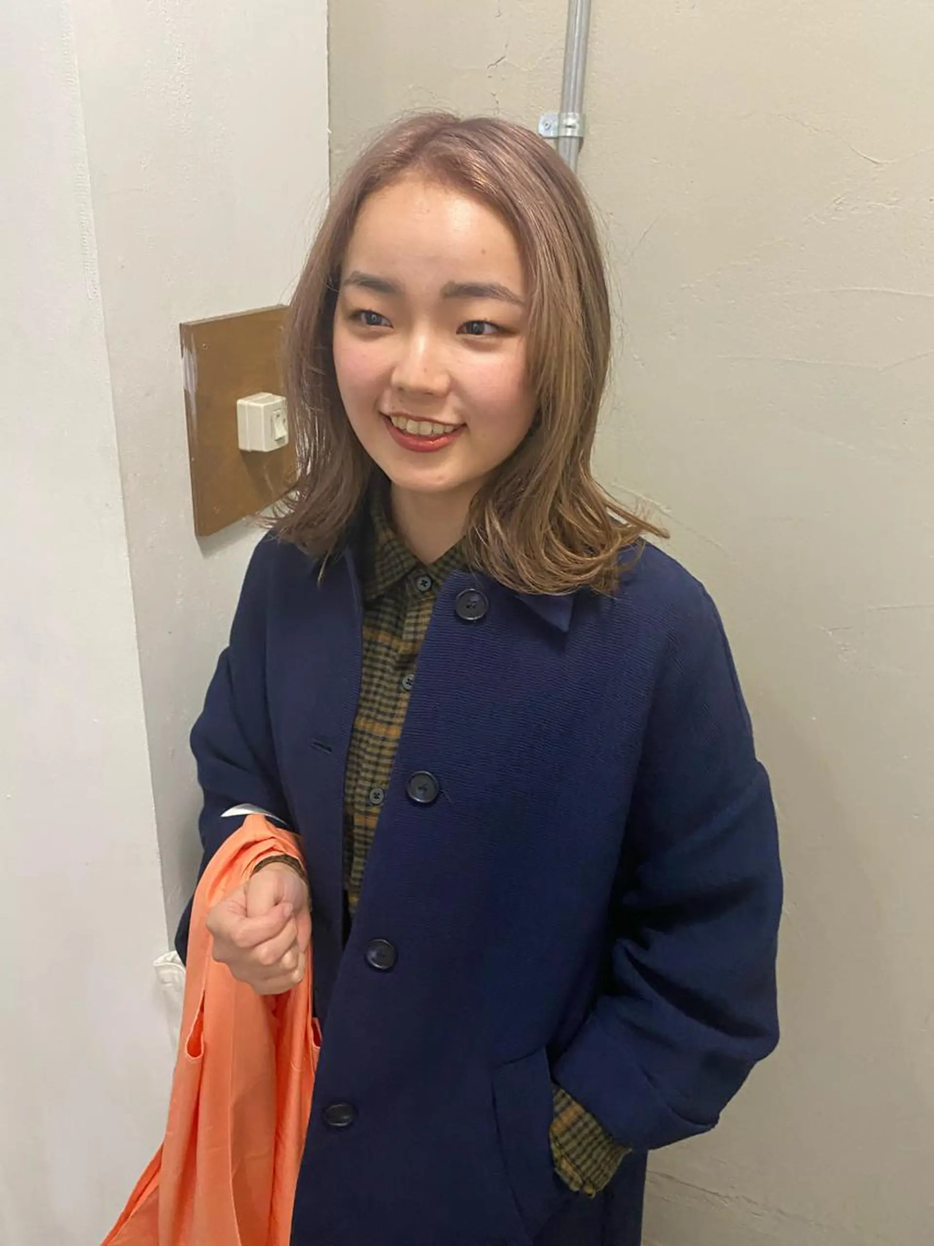 ミディアム カラー 中谷 友莉花のヘアスタイル