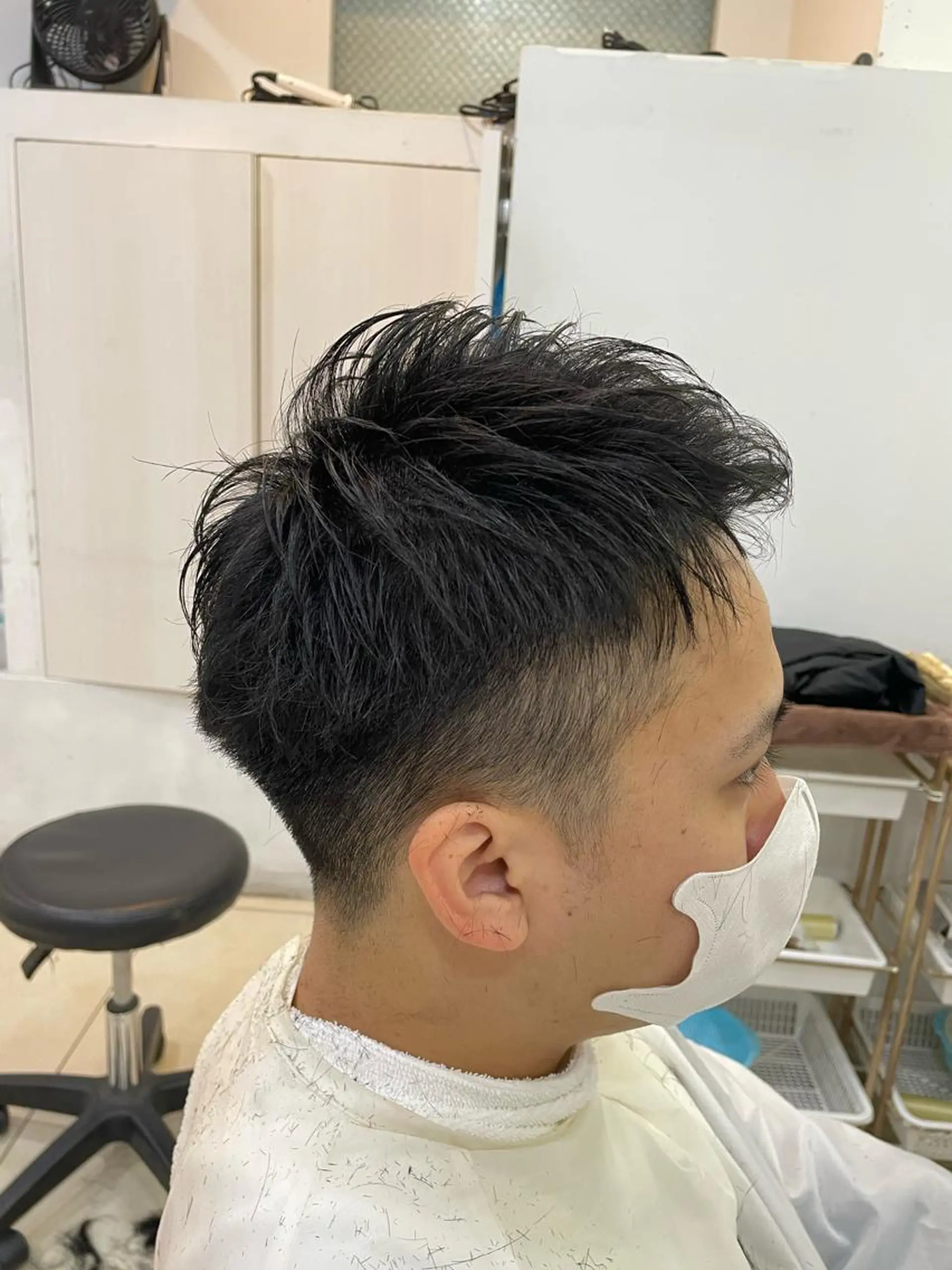 ショート メンズ フェードカット 刈り上げ ショートヘア カット 髪質改善× 白髪ぼかしのヘアスタイル
