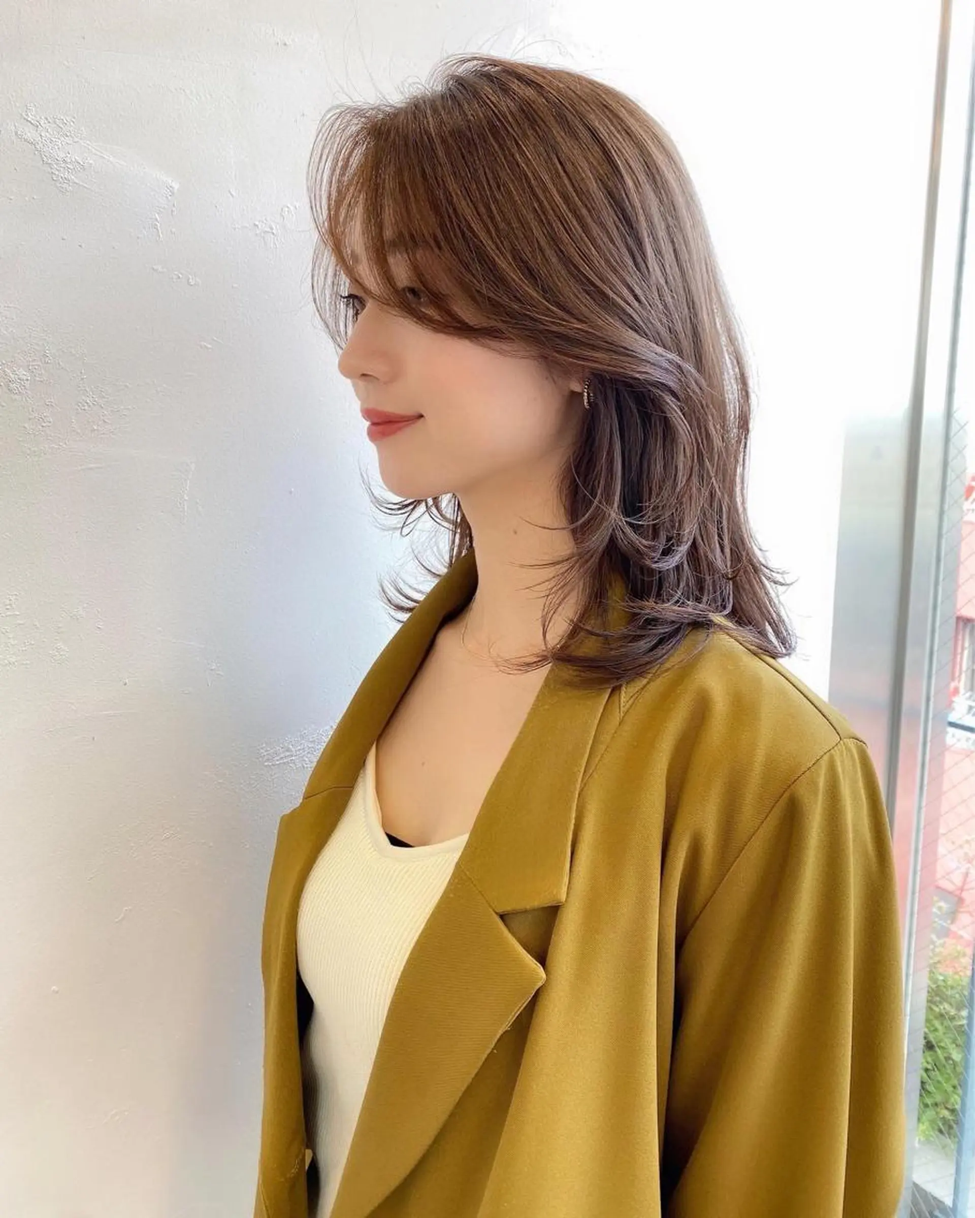 ミディアム レイヤーカット 鎌倉 彩のヘアスタイル