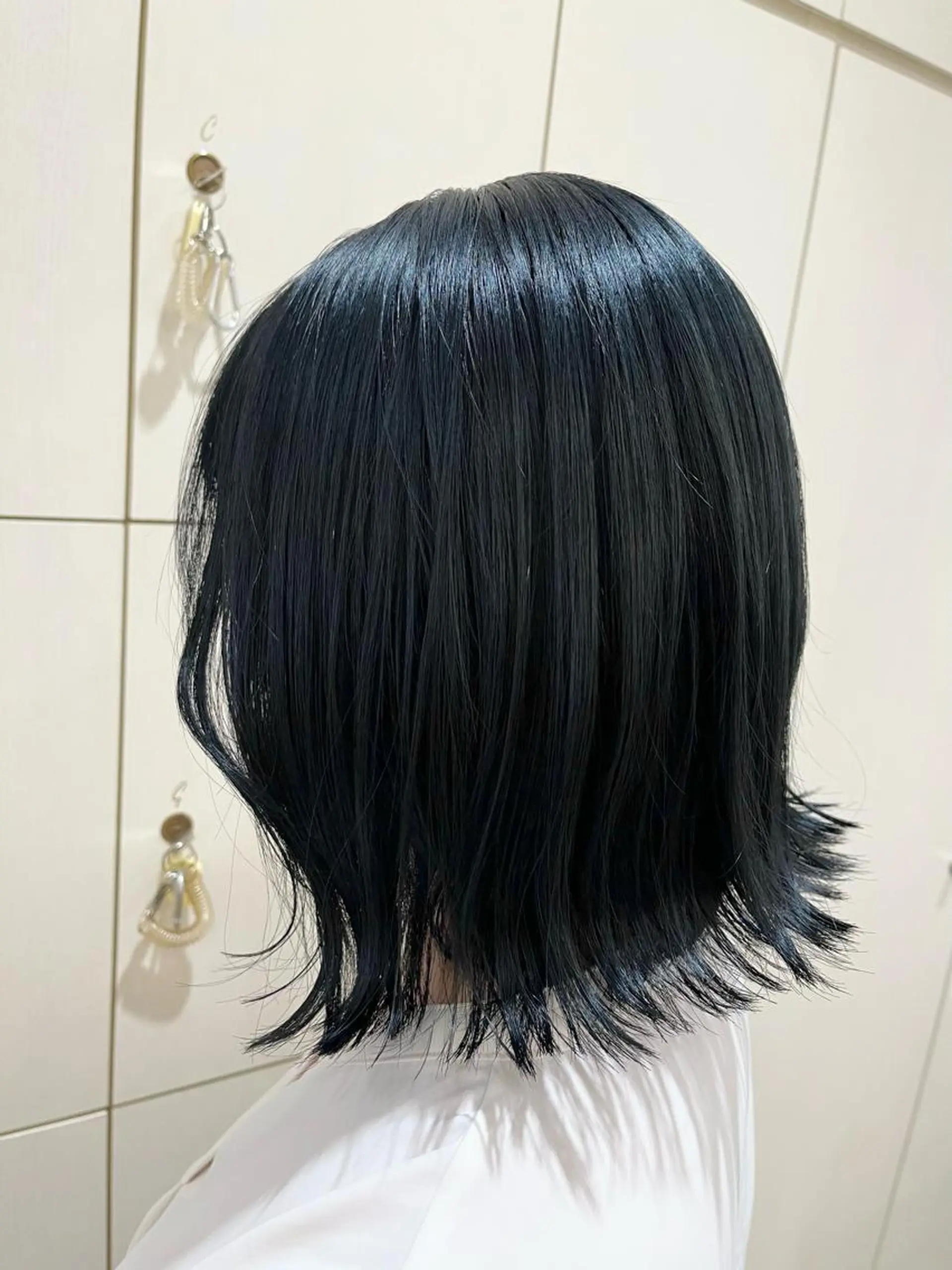 ショート カラー 黒髪 ブルーカラー ブルーブラック 透明感カラー カット ヘアカラー トリートメント サソウ ユリエ🥥のヘアスタイル