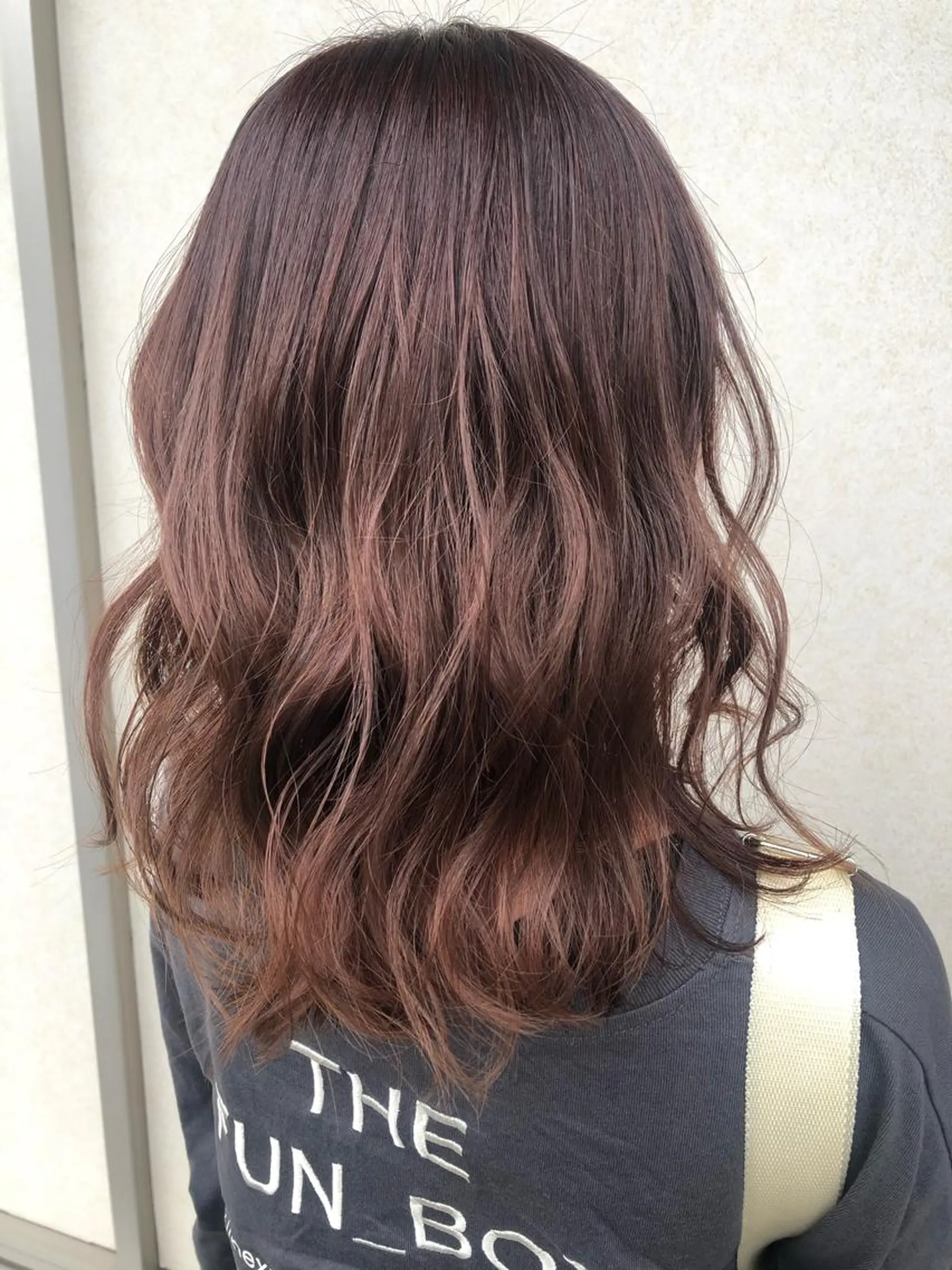 カラー 井澤 和花のヘアスタイル