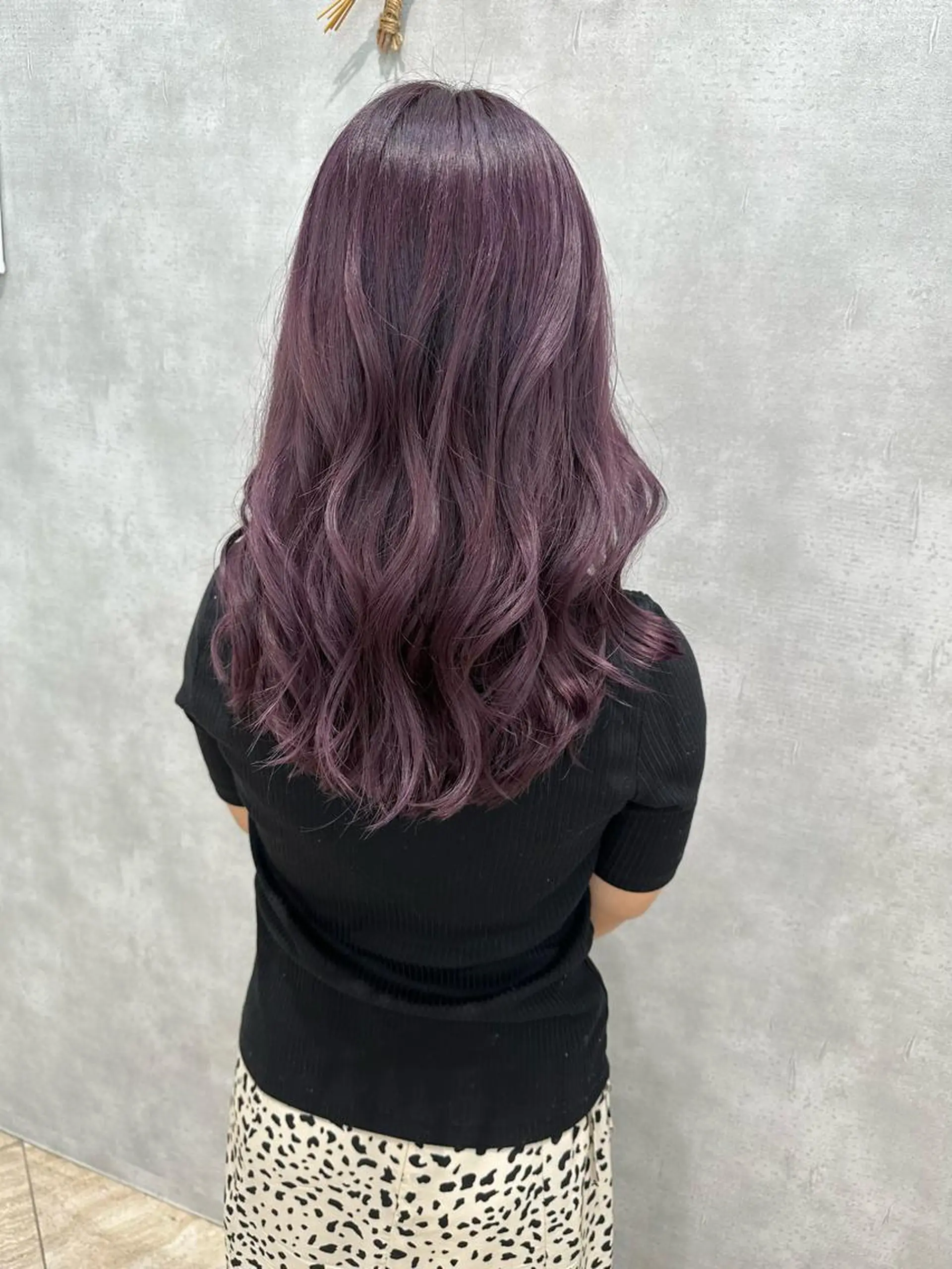 セミロング カラー ヘアアレンジ ラベンダーカラー ヘアカラー ROSEL末吉 海渡のヘアスタイル
