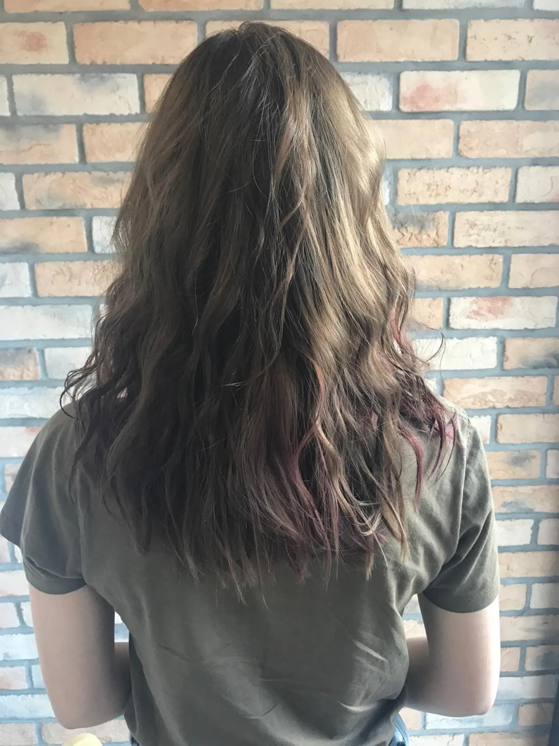 ロング カラー ヘアアレンジ インナーカラー ピンクカラー 烏山 達也のヘアスタイル
