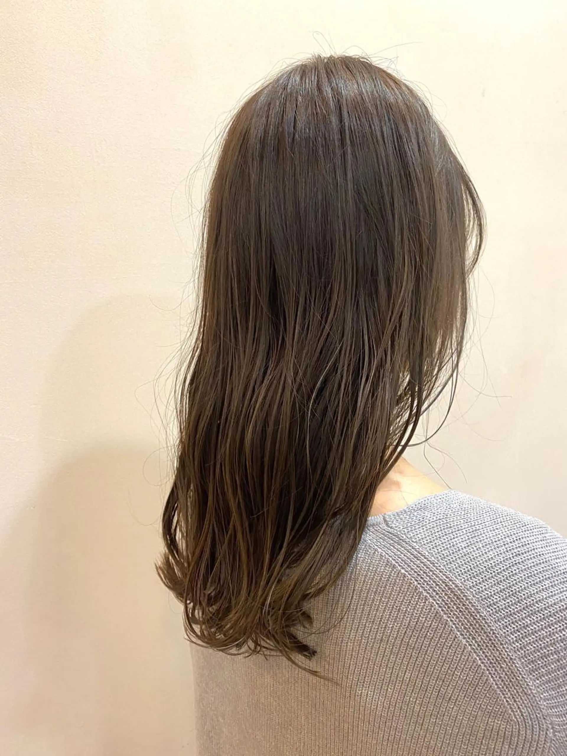カラー グレージュ 鈴木 啓介のヘアスタイル