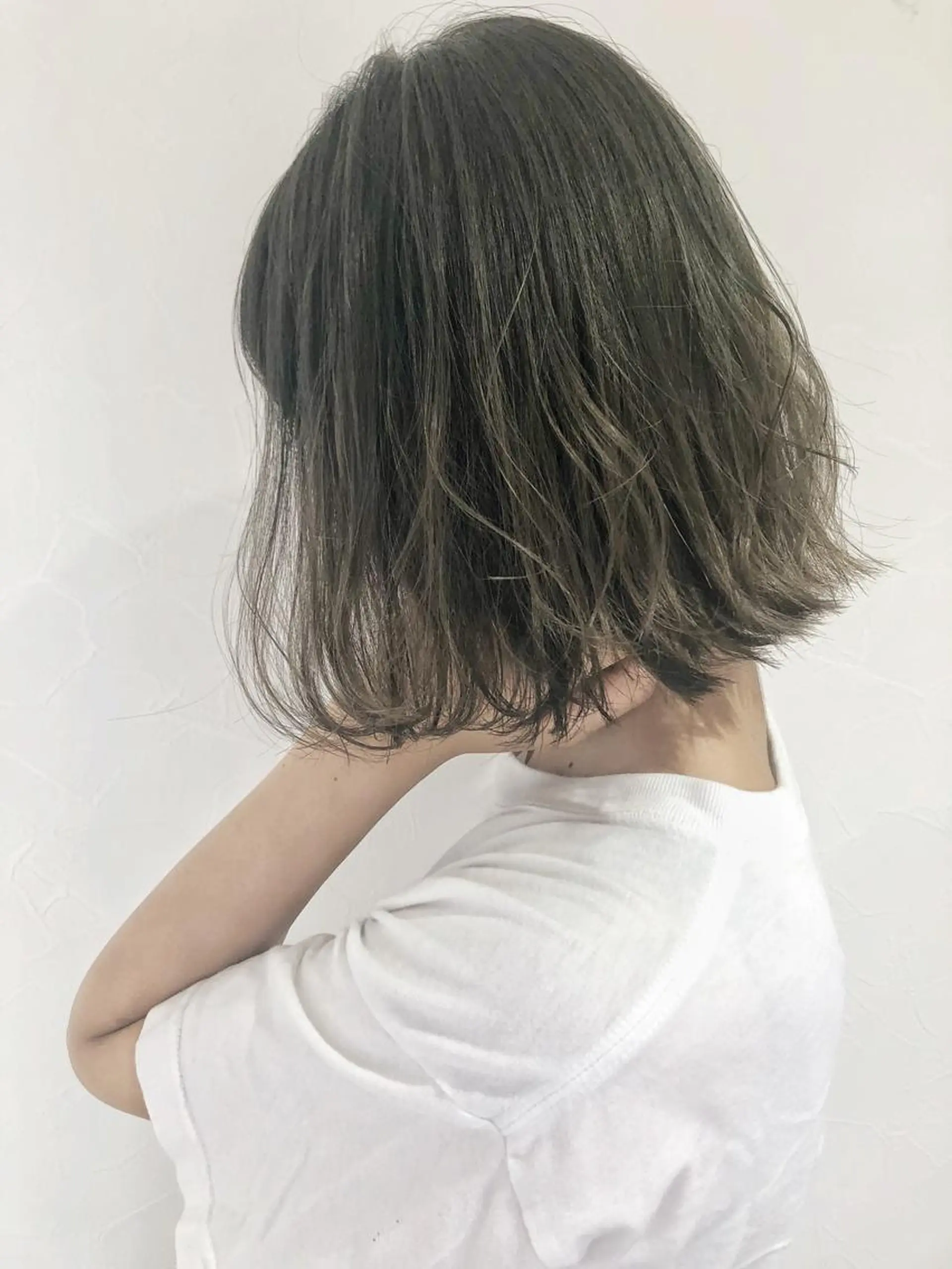 カラー グレージュ イルミナカラー 夜23時まで予約🉑 reverieあきらのヘアスタイル