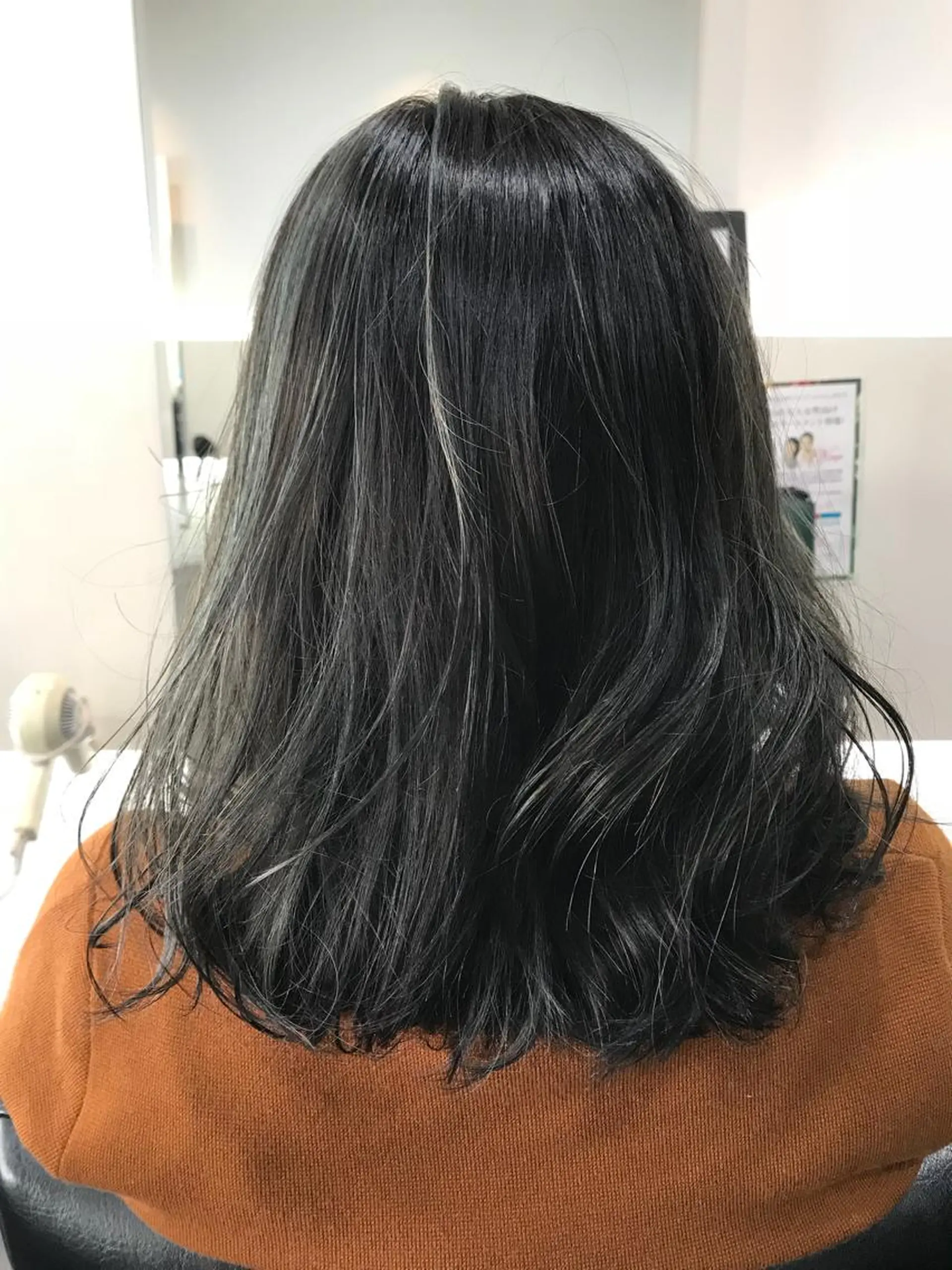 セミロング カラー 関口 友行のヘアスタイル