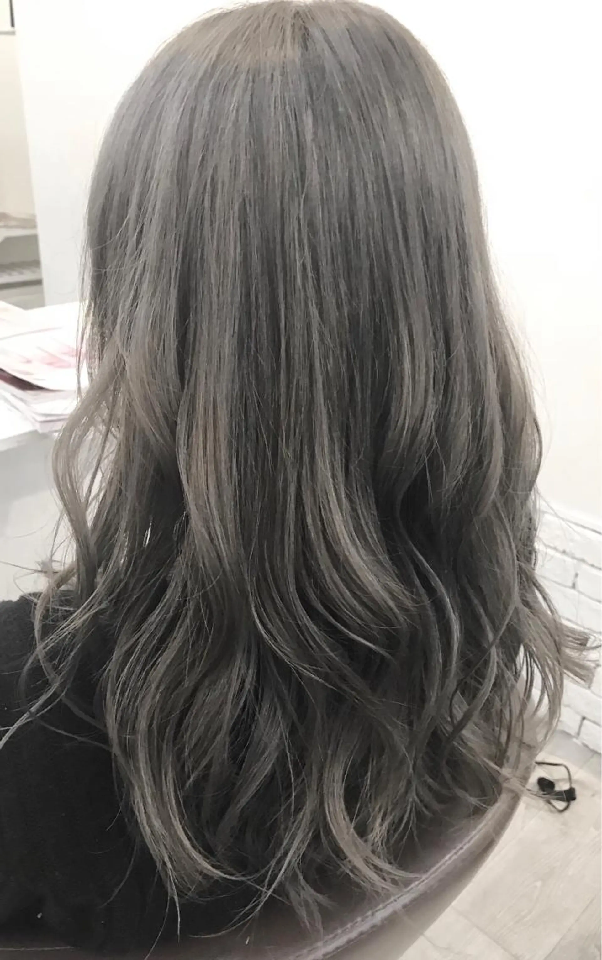 カラー セミロング アッシュ シルバー シルバーアッシュ カット ヘアカラー トリートメント 【Zina札幌大通】 店長　福間 和也のヘアスタイル