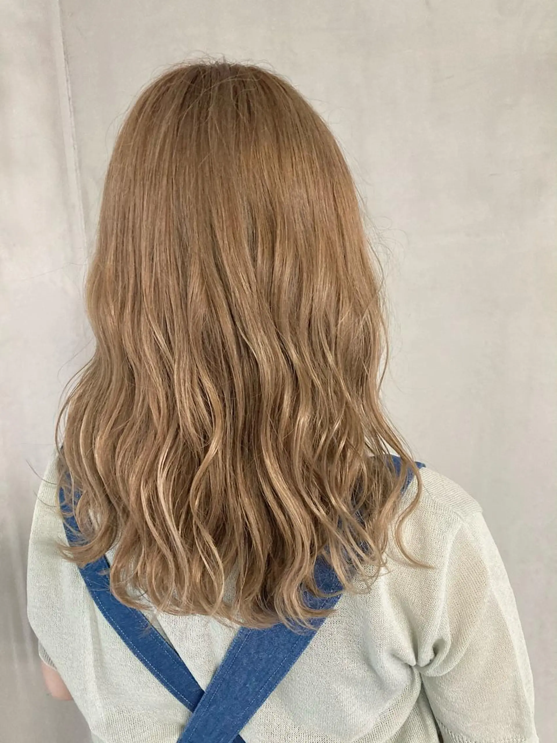 セミロング カット ヘアカラー トリートメント 片柳 美友季のヘアスタイル