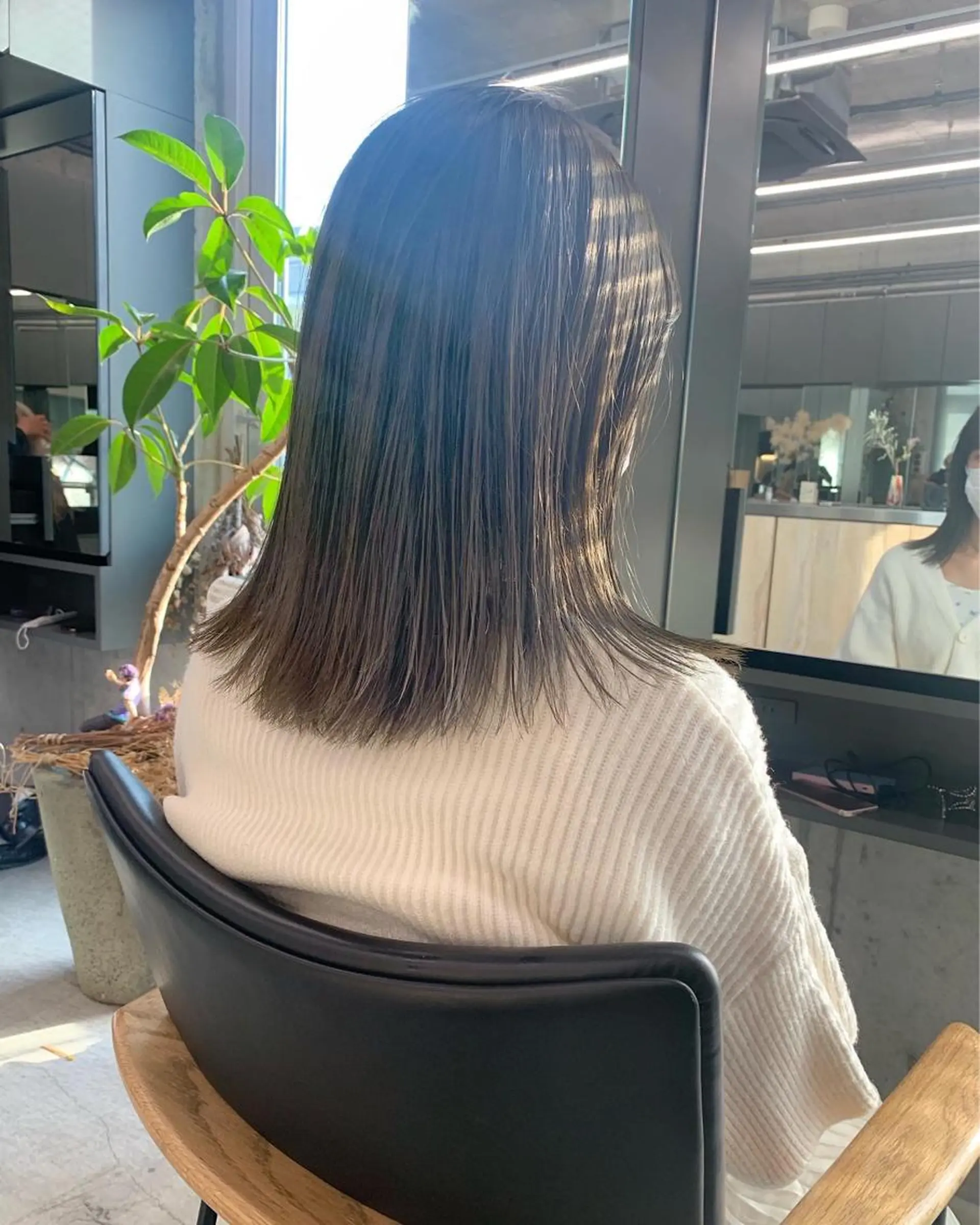 ミディアム カラー ベージュカラー オリーブベージュ カット ヘアカラー トリートメント sakoda shunkiのヘアスタイル