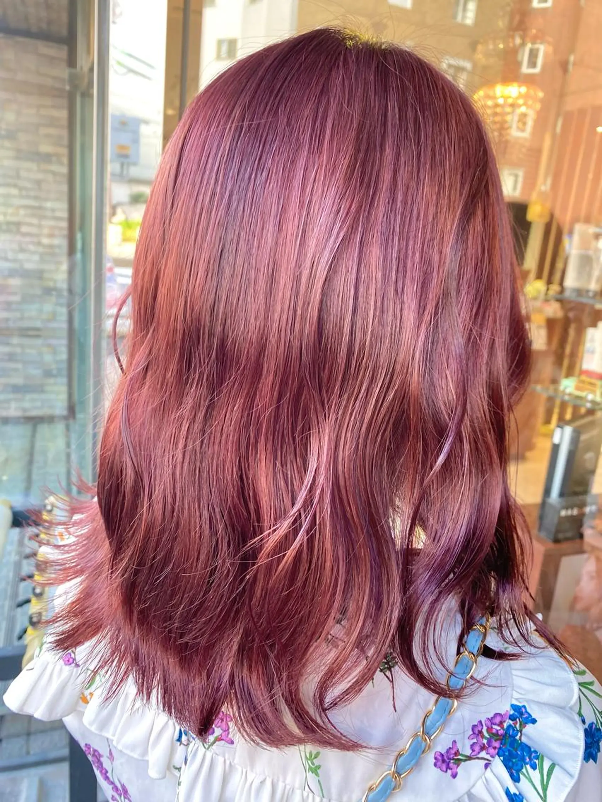 セミロング カラー ピンクカラー レッドカラー ヘアカラー トリートメント 🍒ブリーチカラー 🍊暖水 まりあのヘアスタイル