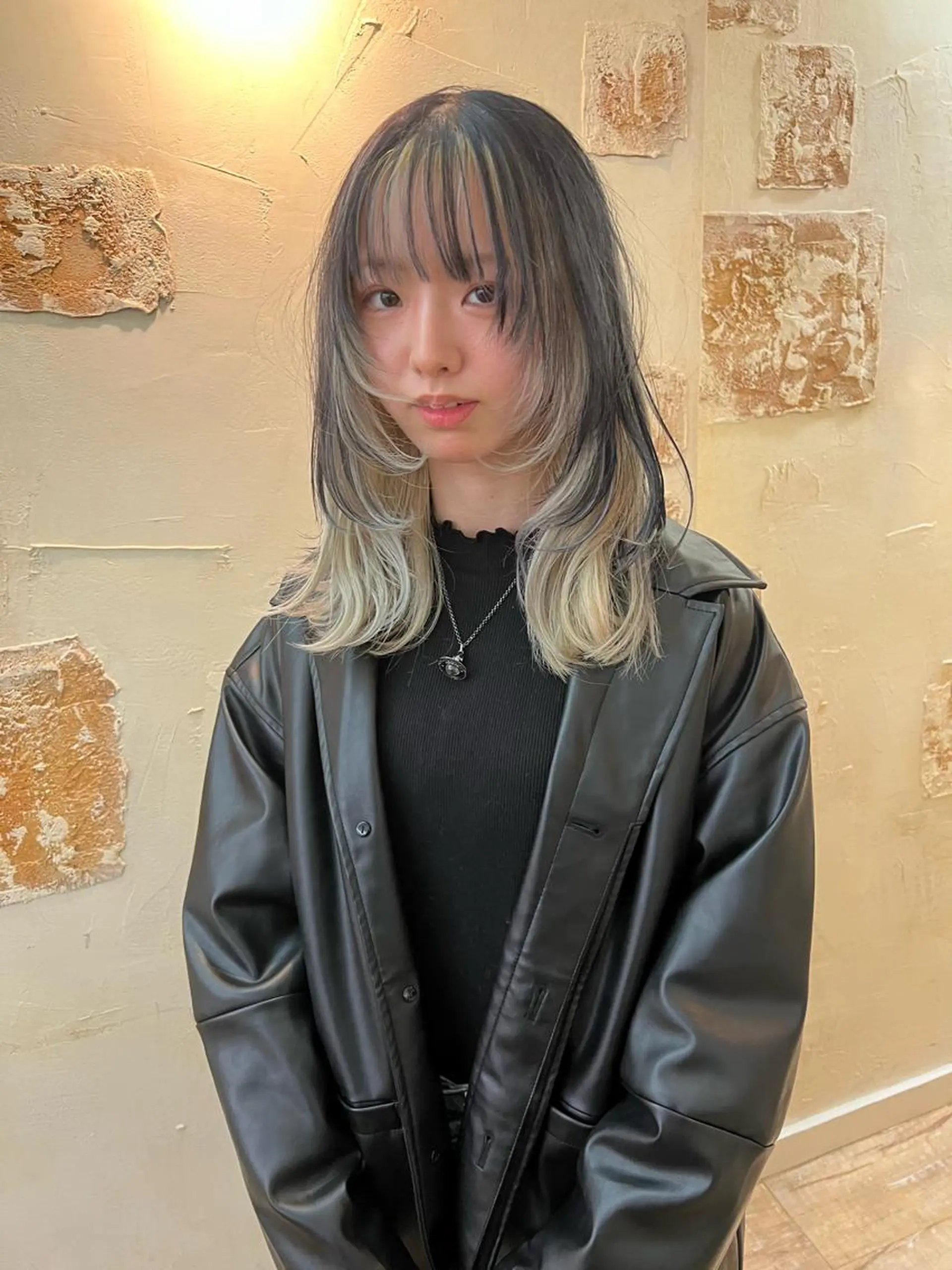 セミロング 退色まで透明感ある ダブルカラー/リクのヘアスタイル