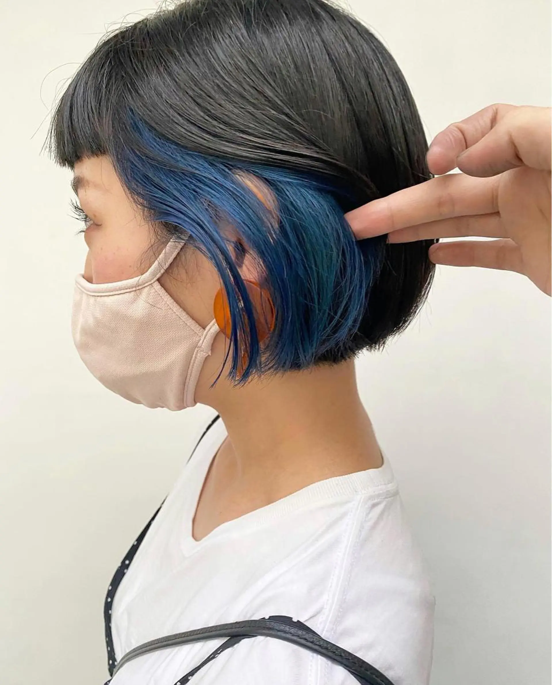 ショート カラー ブリーチ ブルーカラー tonari 梅田、中崎町のヘアスタイル