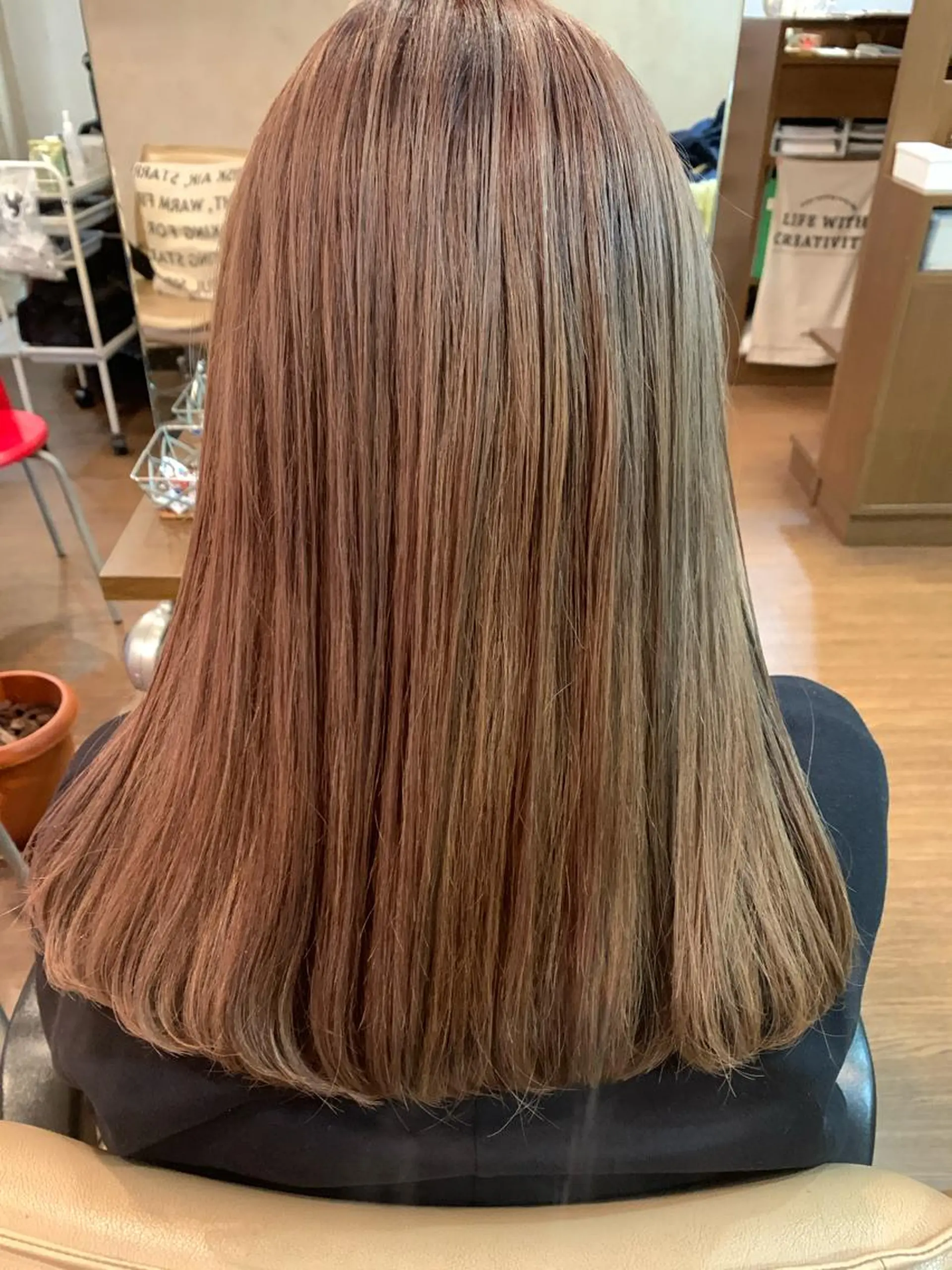 ロング カラー coupe ciseauxのヘアスタイル