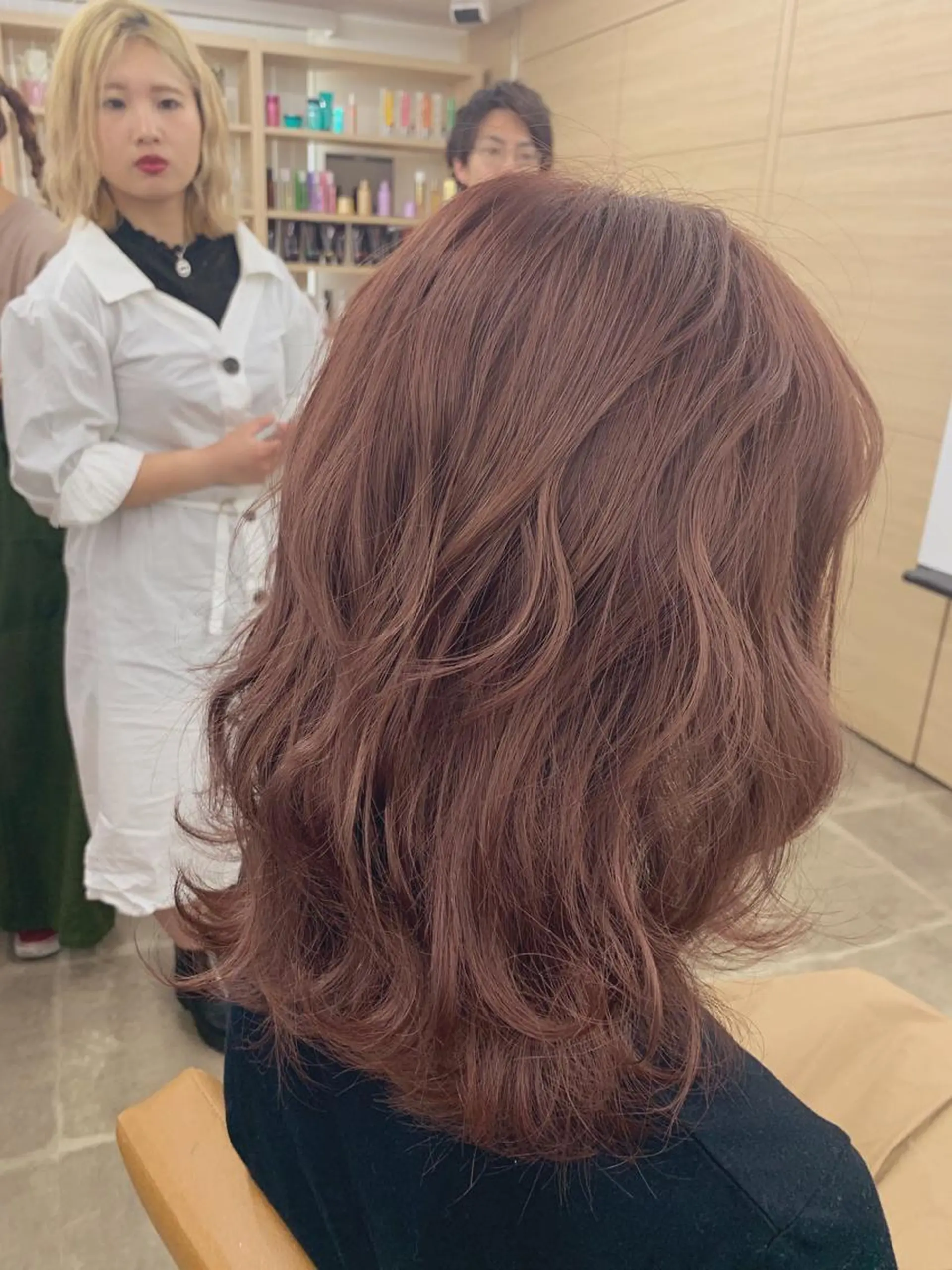 カラー 渡辺 リリのヘアスタイル