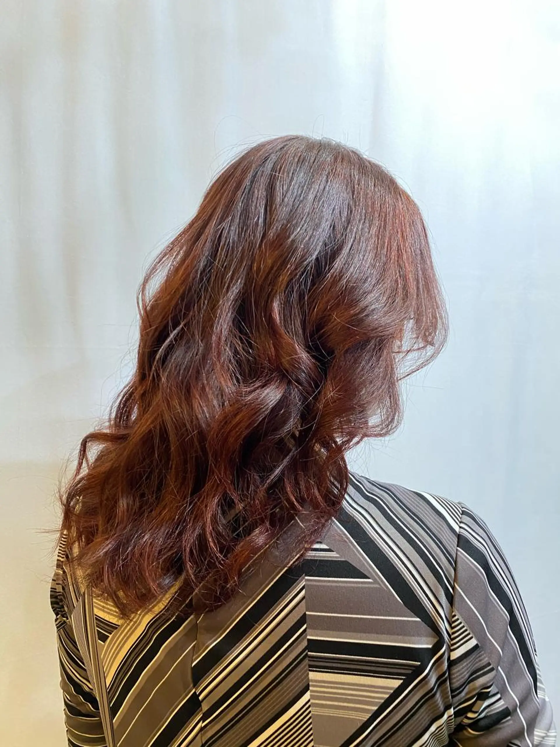 セミロング カラー ピンクカラー 石井 綺乃のヘアスタイル