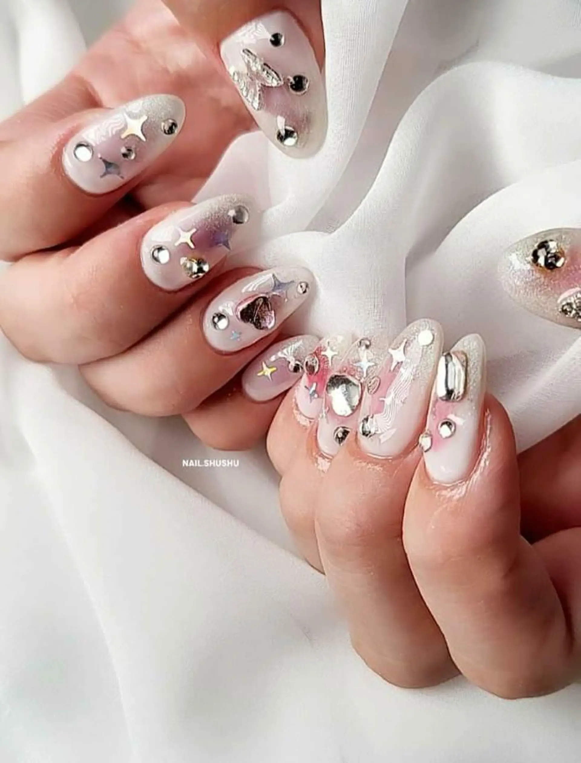 ネイル 持ち込み ニュアンスネイル ワンカラーネイル シンプルネイル 春ネイル 3dパーツ/流行り 👧shushu❤️のネイルデザイン