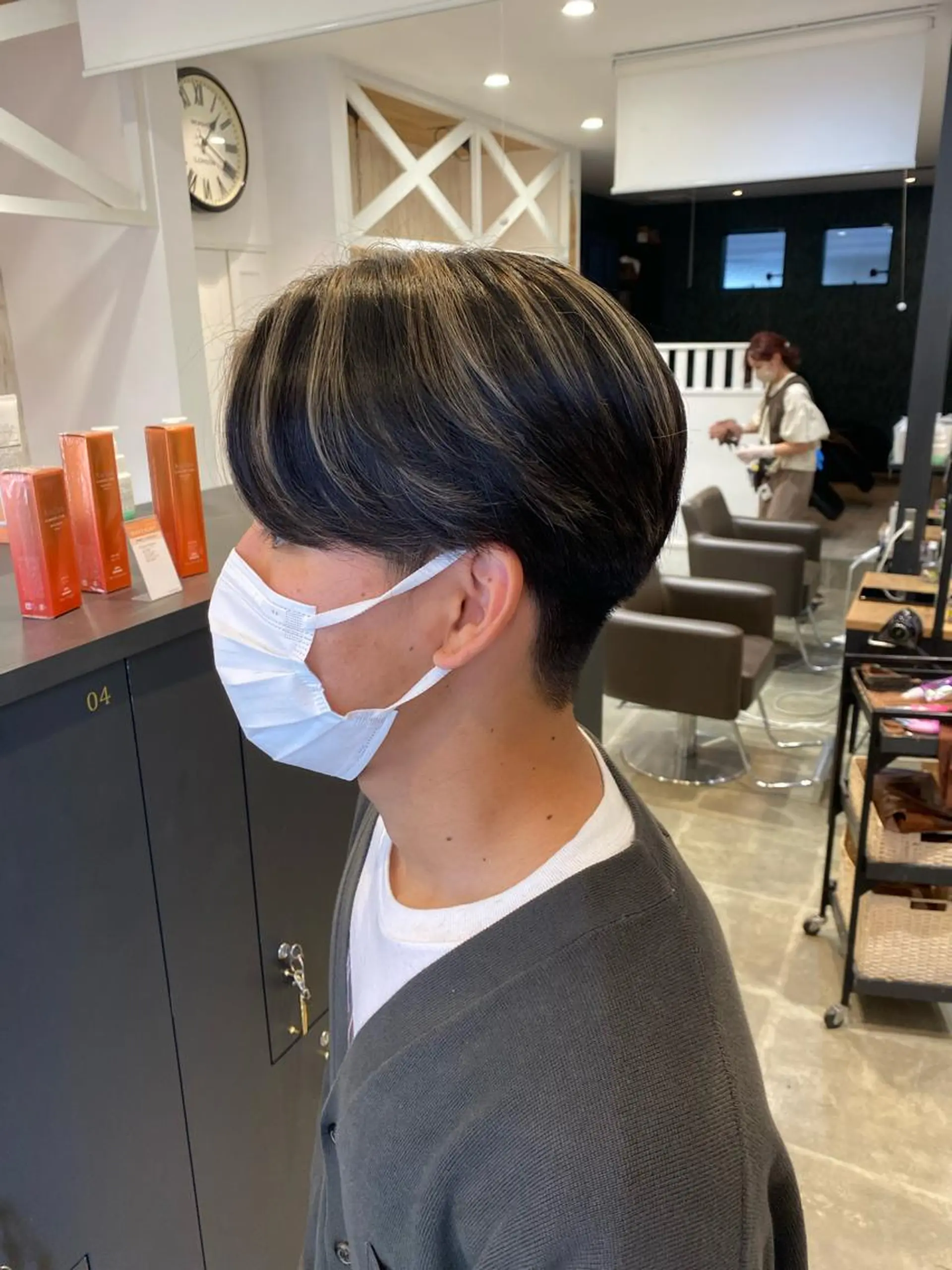 ショート カラー メンズ メンズハイライト マッシュ ハイライトカラー ハイライト 柴田 枝利子のヘアスタイル