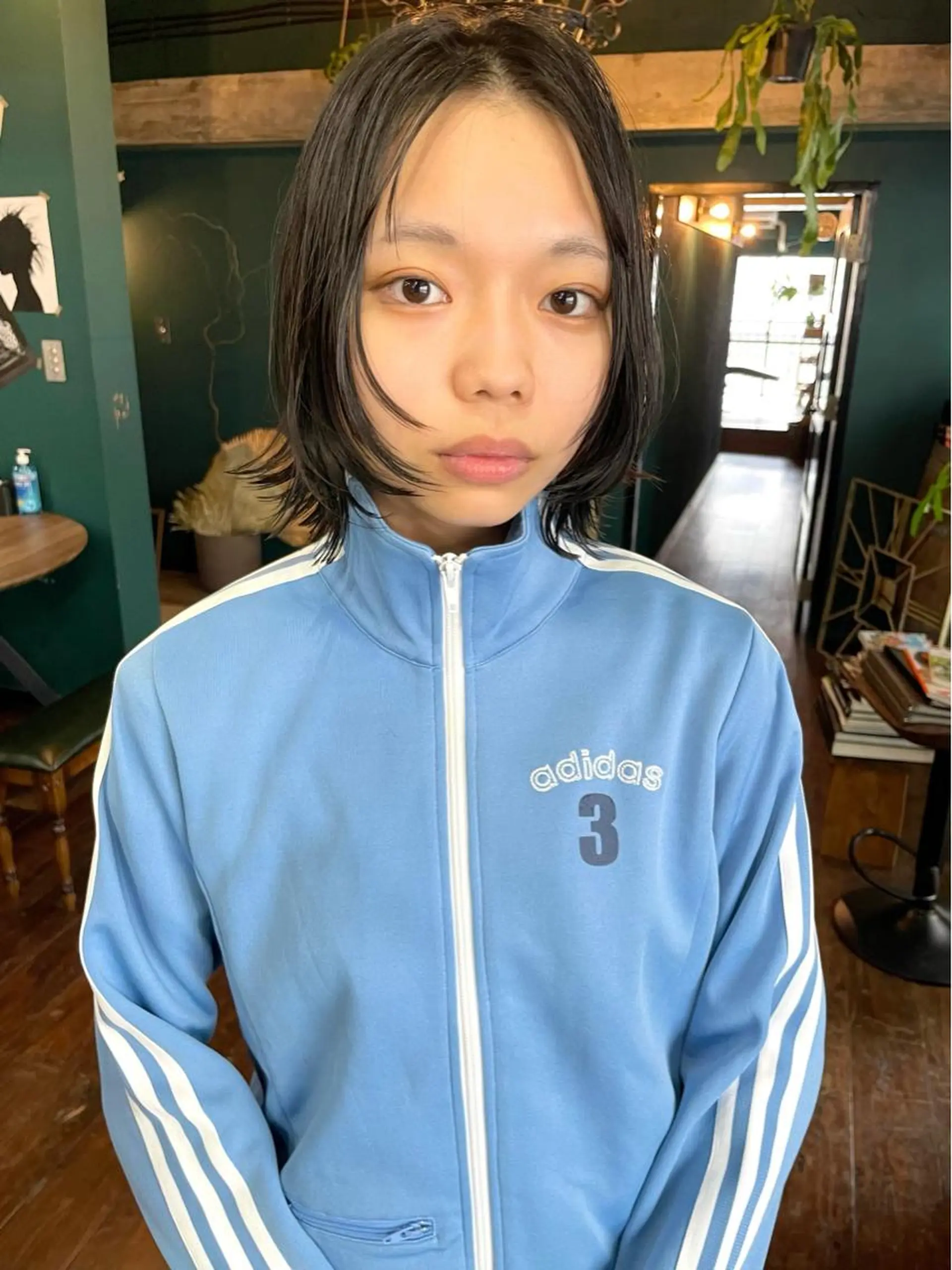 ミディアム ウルフカット vivre libreのヘアスタイル
