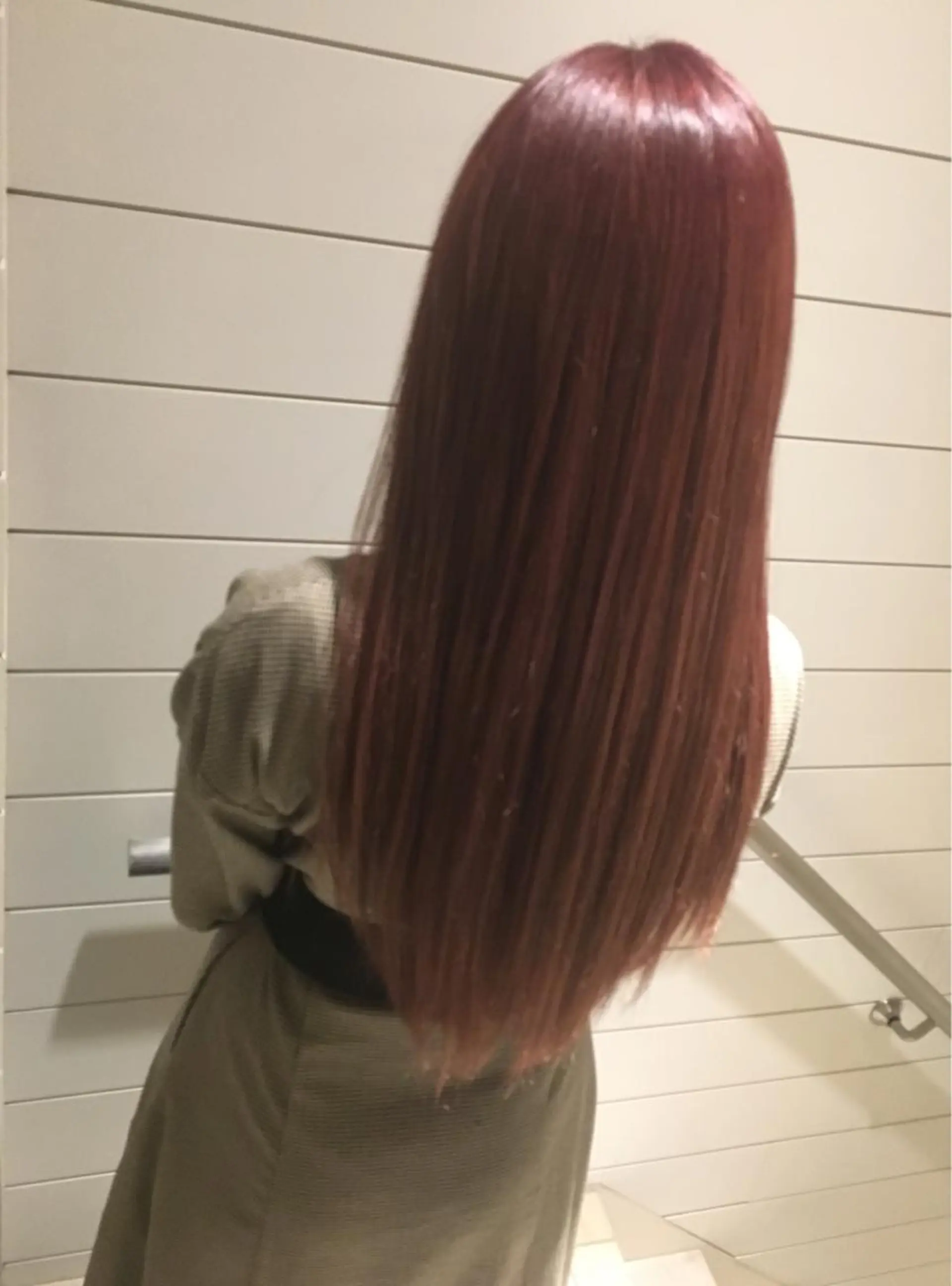 ロング カラー アッシュ ピンクカラー トリートメント 鍵山 千秋のヘアスタイル