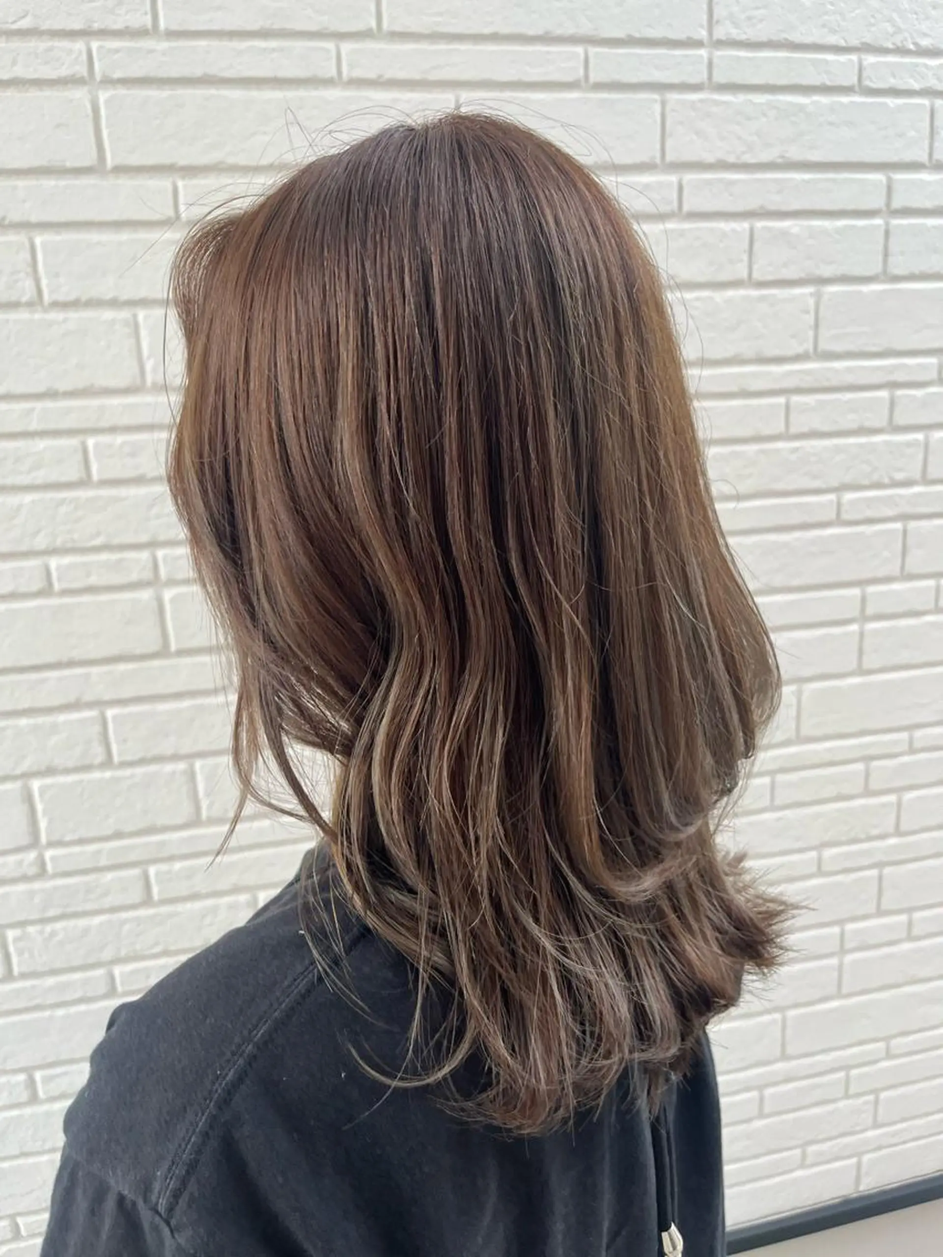 セミロング アッシュ ヘアカラー 春日 涼太のヘアスタイル