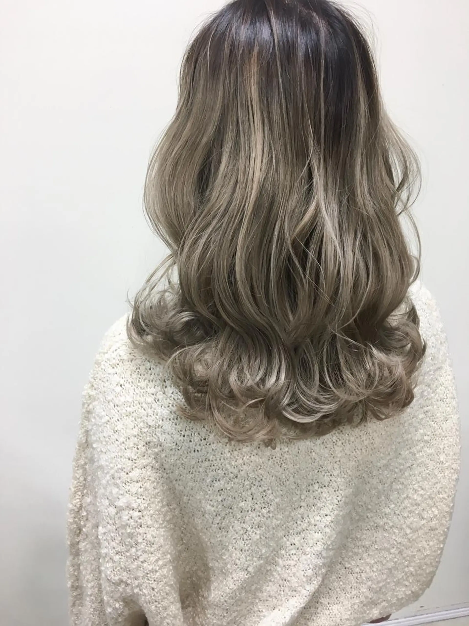 ミディアム カラー Beach 代表 KENTAのヘアスタイル