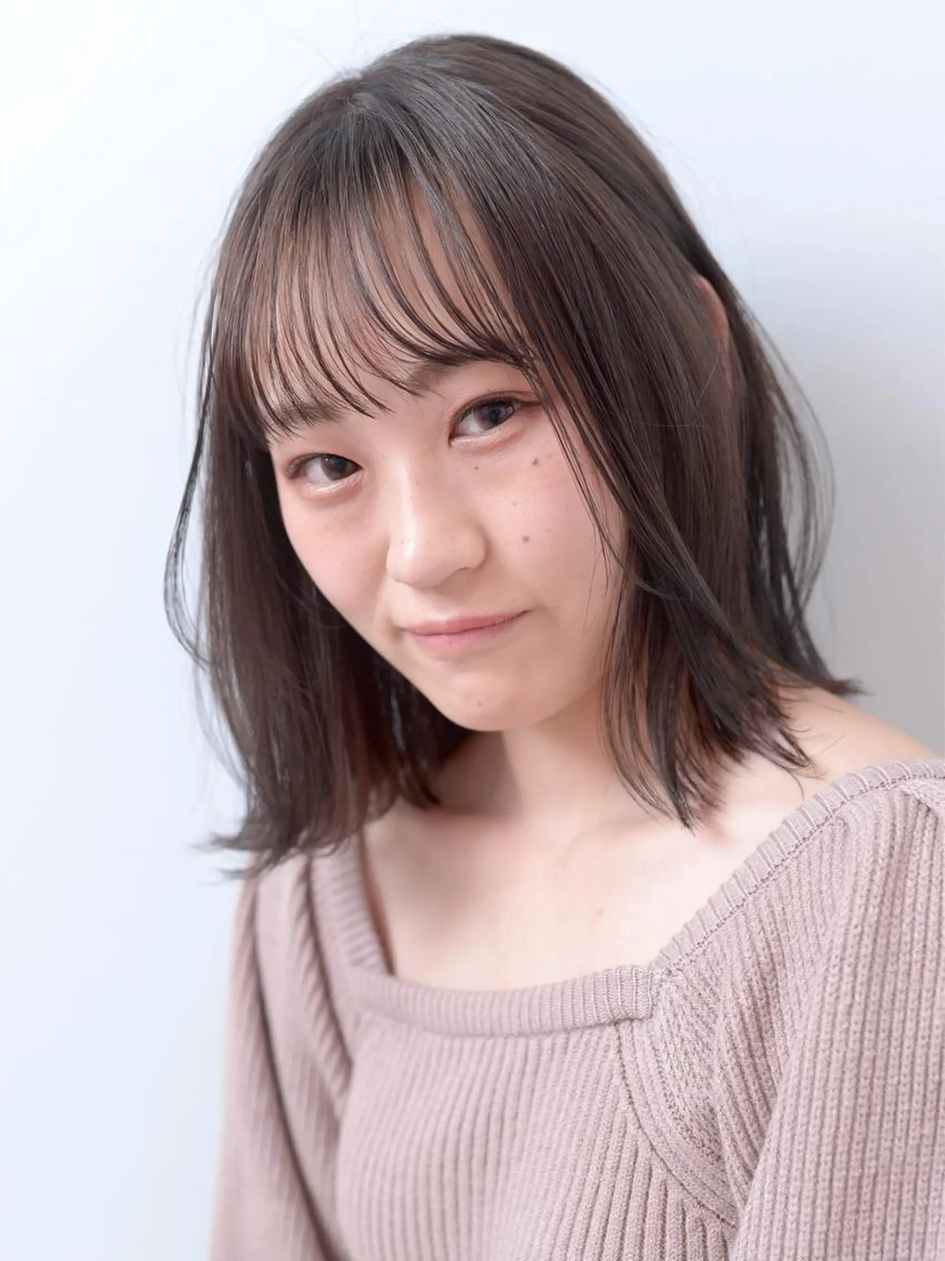 ミディアム merc. 宮川琴代のヘアスタイル