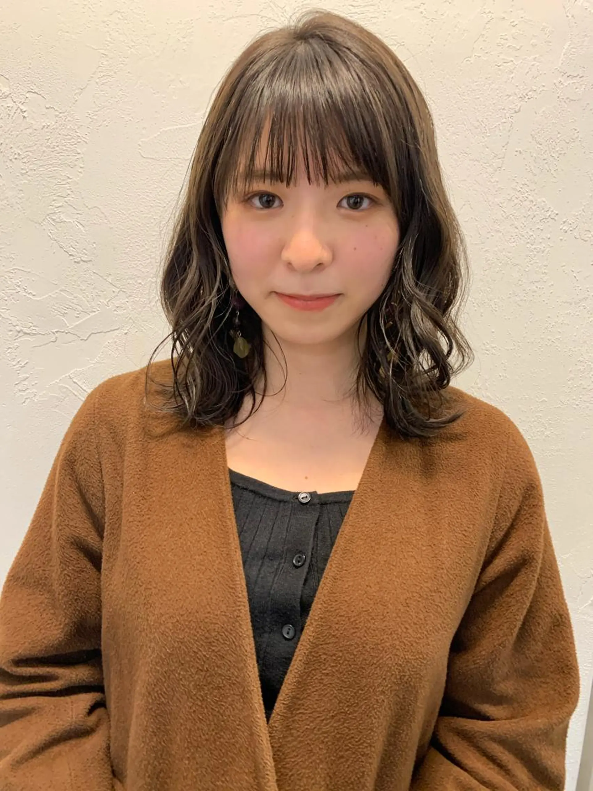 セミロング カラー マツエク・マツパ ハイトーンボブ 前田 表参道　グレージュのヘアスタイル