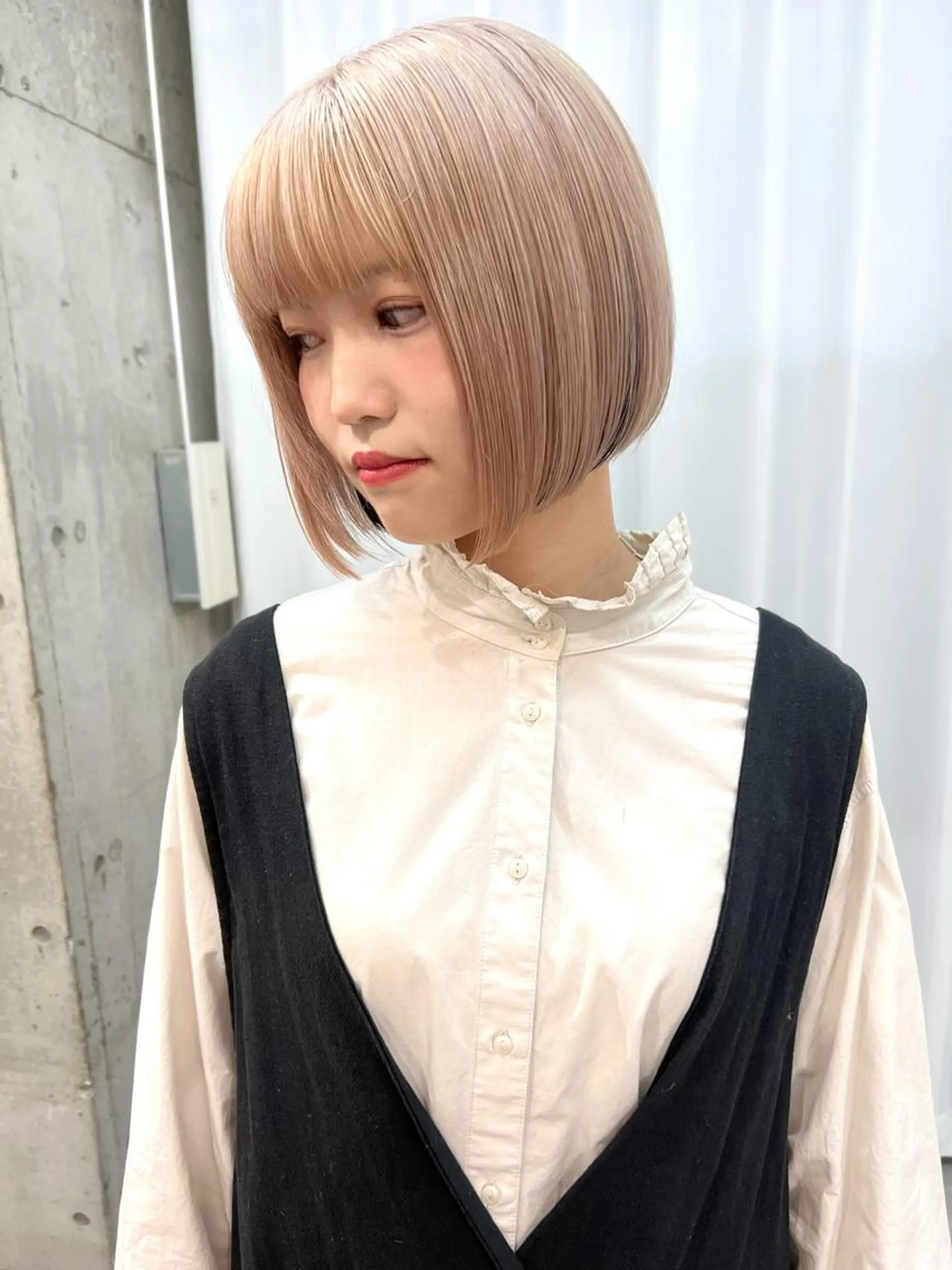 ショート カラー バレイヤージュ ブリーチ ブロンド ケアブリーチ ハイライトカラー ヘアカラー lani ブリーチ /ダブルカラーのヘアスタイル