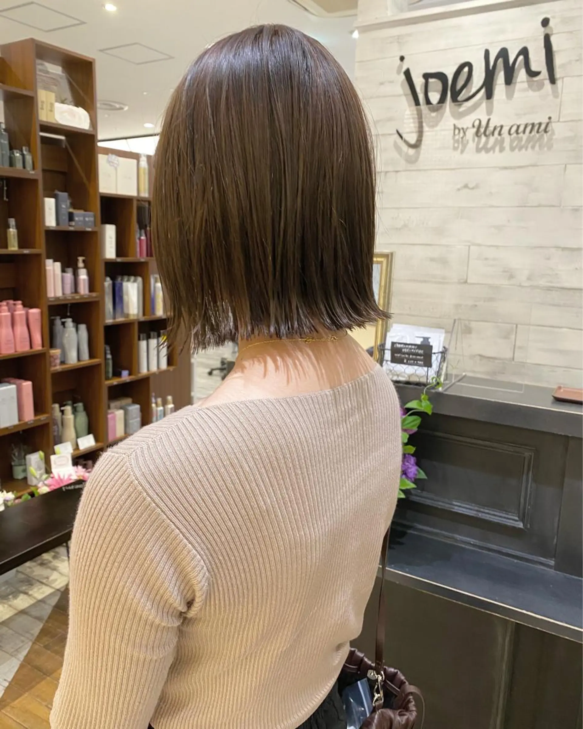 ショート 切りっぱなしボブ ボブ 外ハネヘア 栗原 瑞稀のヘアスタイル
