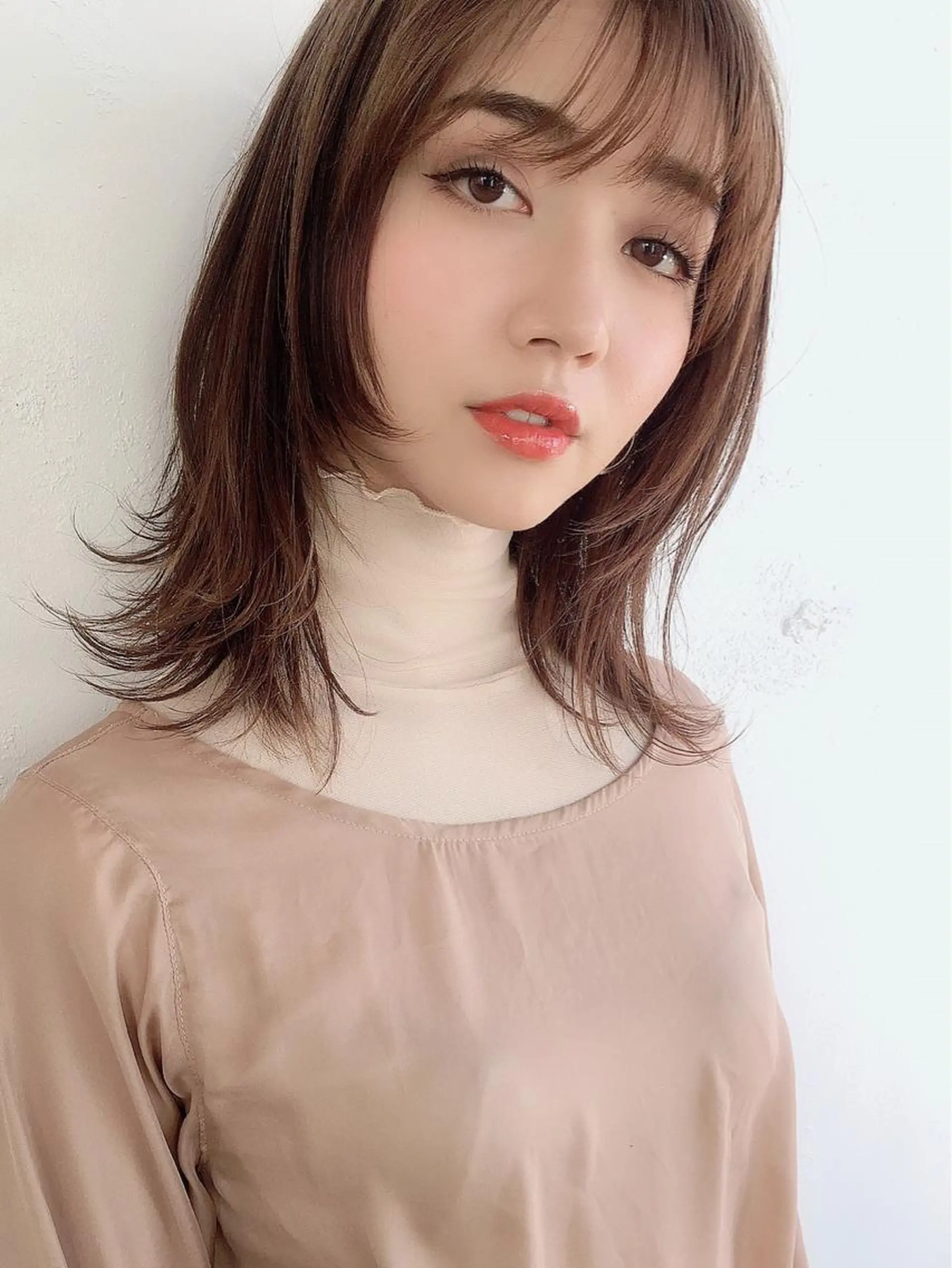 ミディアム くびれヘア 外ハネヘア 鎌倉 彩のヘアスタイル