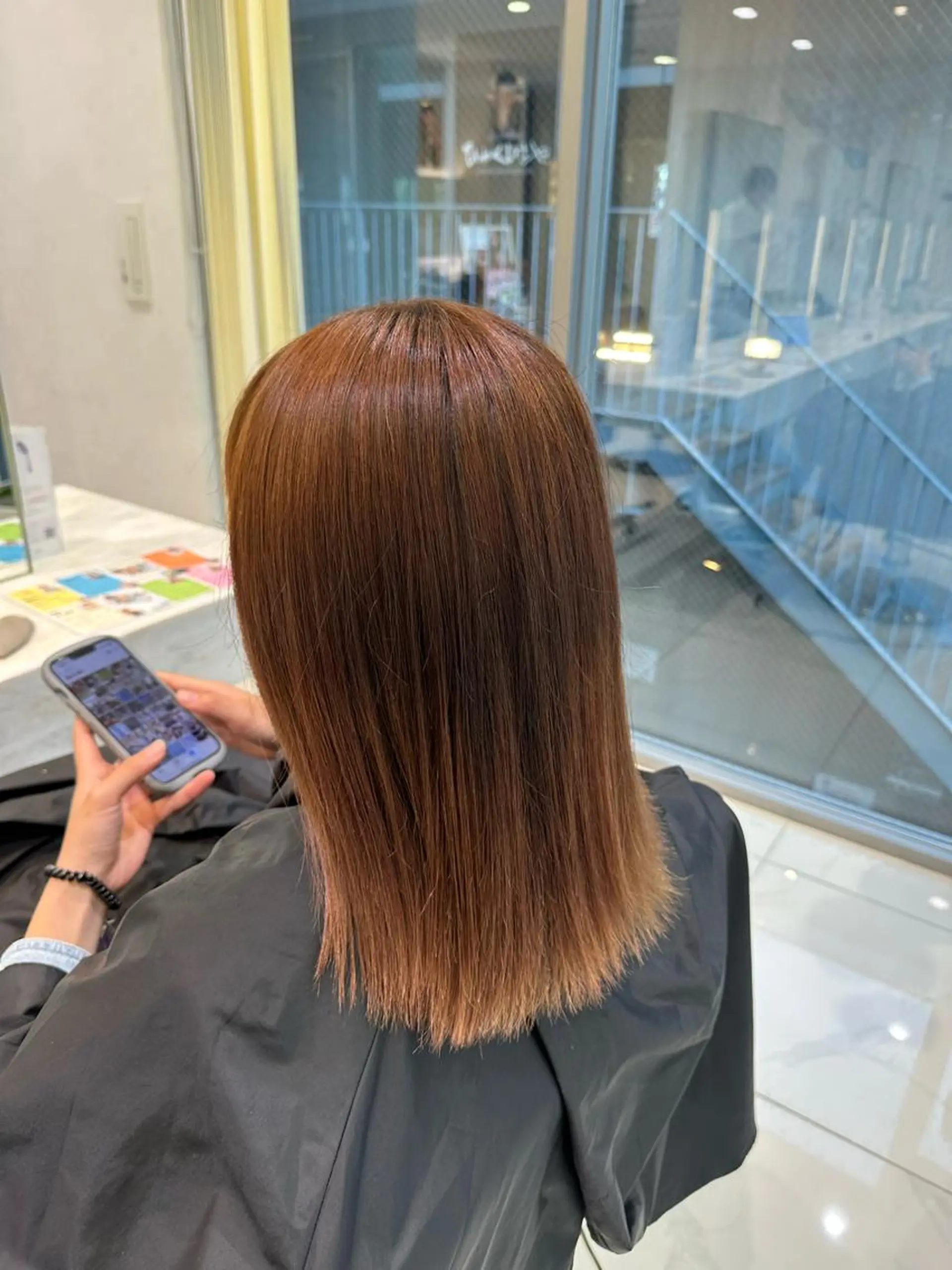 セミロング カラー 似合わせレイヤー 海外風レイヤーmioのヘアスタイル