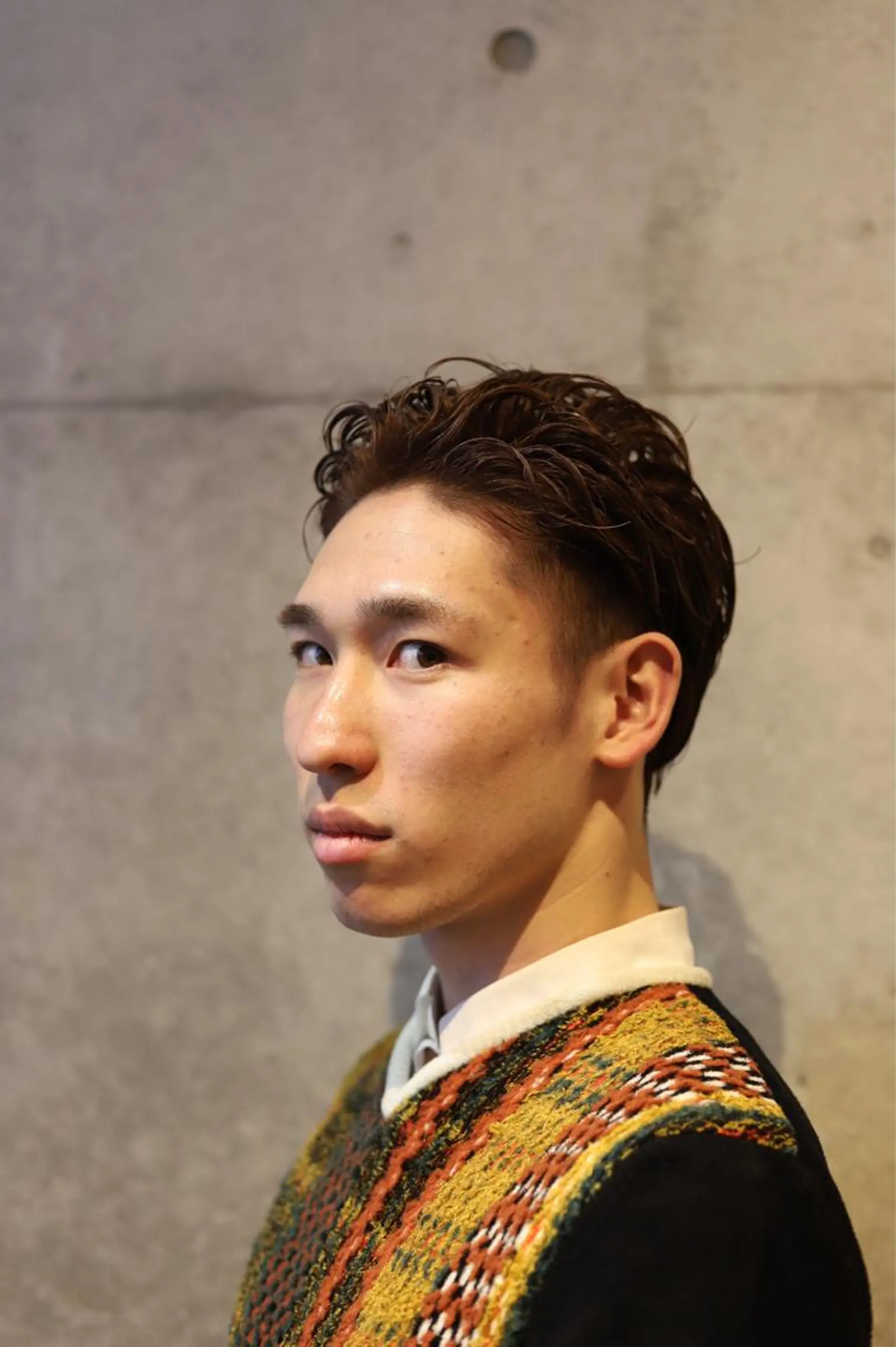 ショート カラー パーマ ブリーチ パープルカラー アドミラルYoshi oのヘアスタイル