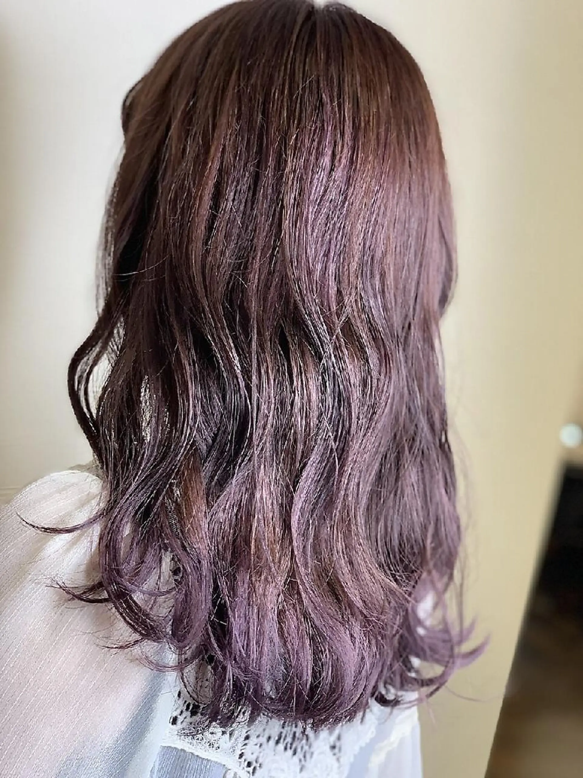 セミロング カラー セミロングパーマ アディクシーカラー バレイヤージュ ベージュカラー ブリーチ カット ヘアカラー トリートメント メンズパーマ/顔周り レイヤーカット/えののヘアスタイル