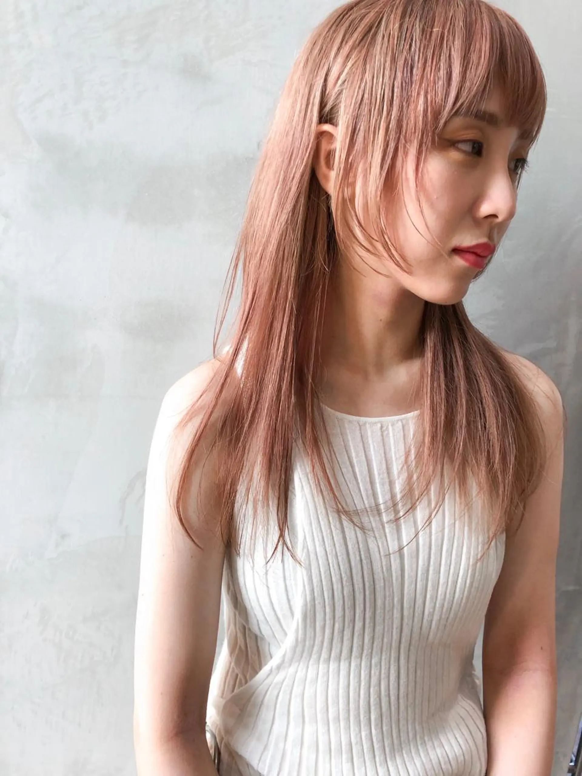 ミディアム カラー ピンクカラー ウルフカット ヘアカラー トリートメント TOMO GEEKS代表のヘアスタイル