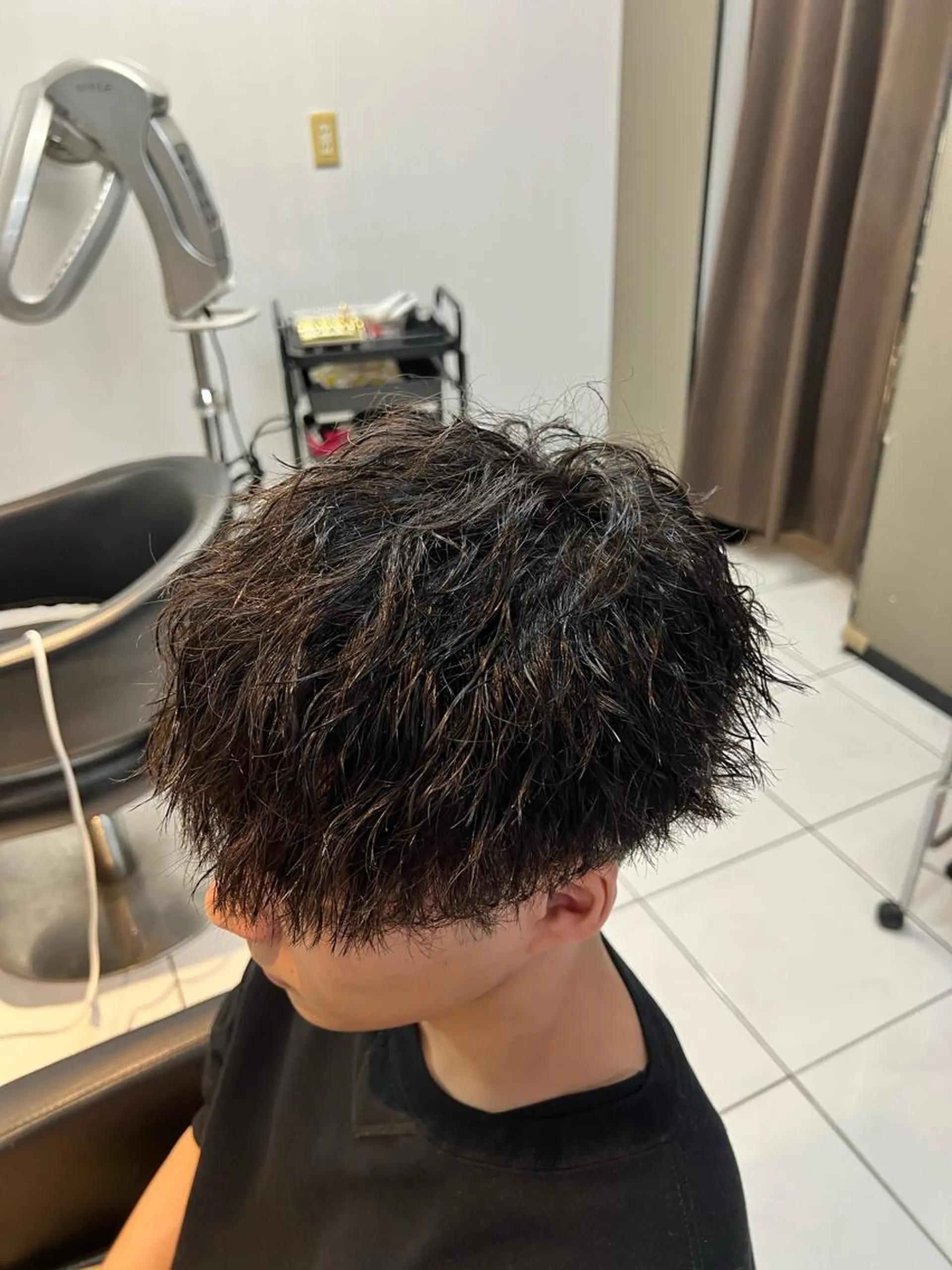 パーマ メンズ センターパート フェードカット カルマパーマ マッシュ メンズパーマ カット パーマ パーマ特化美容師 茂木広幸のヘアスタイル