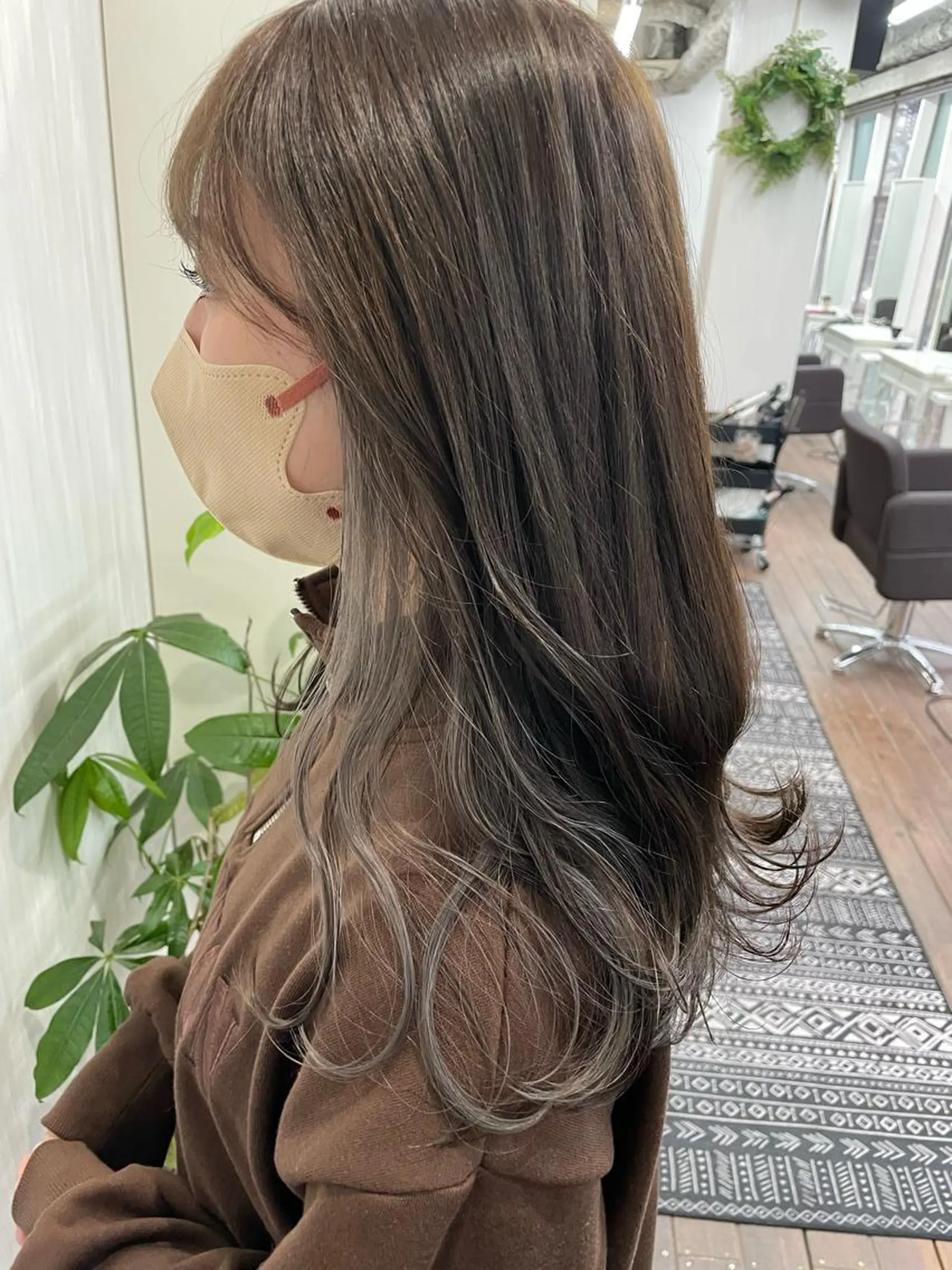 セミロング カット ヘアカラー WEG 難波のヘアスタイル
