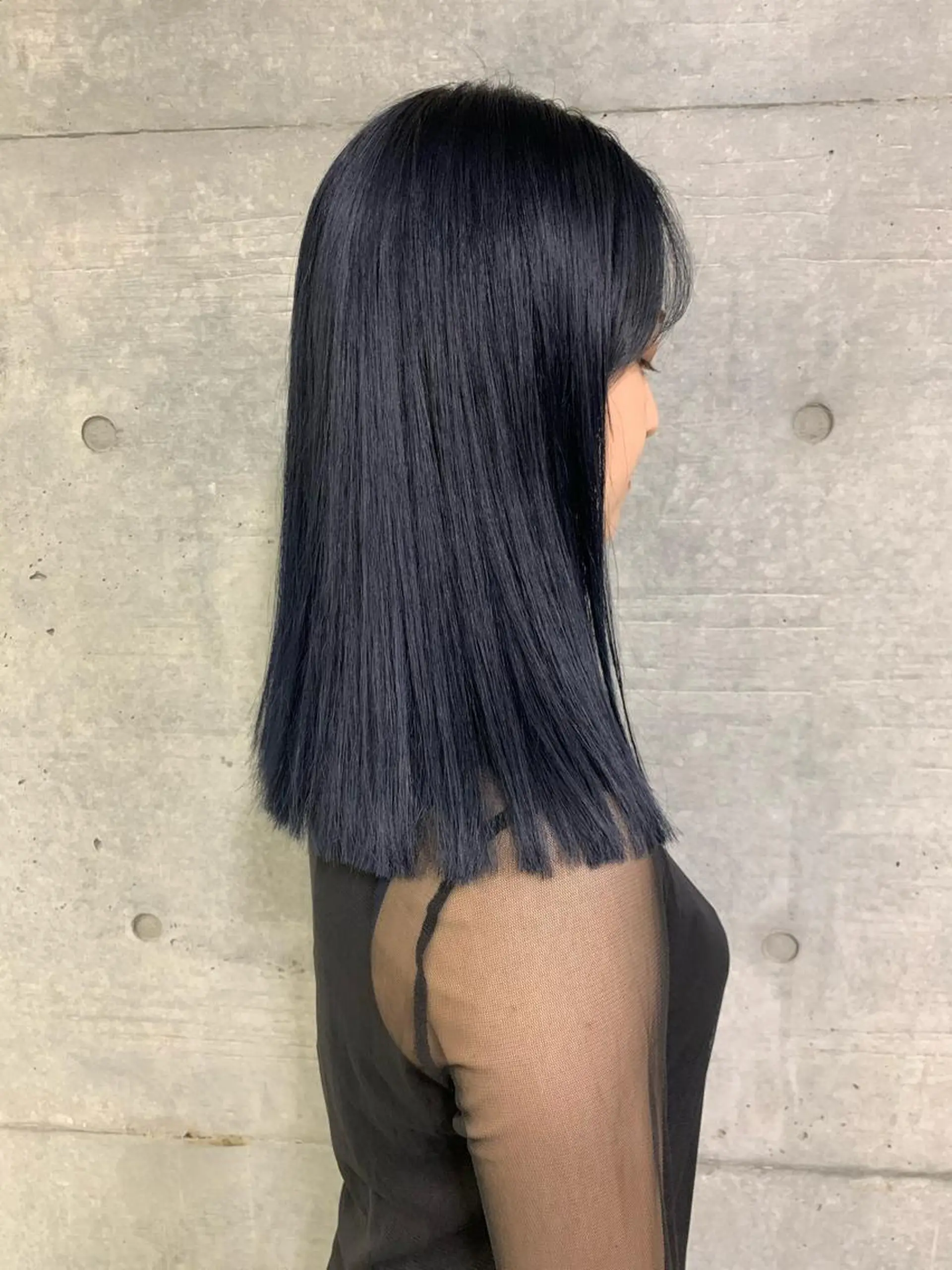 ロング カラー メンズ 黒髪 ネイビーカラー ヘアカラー トリートメント THE./ブリーチ 透感カラー/髪質改善のヘアスタイル