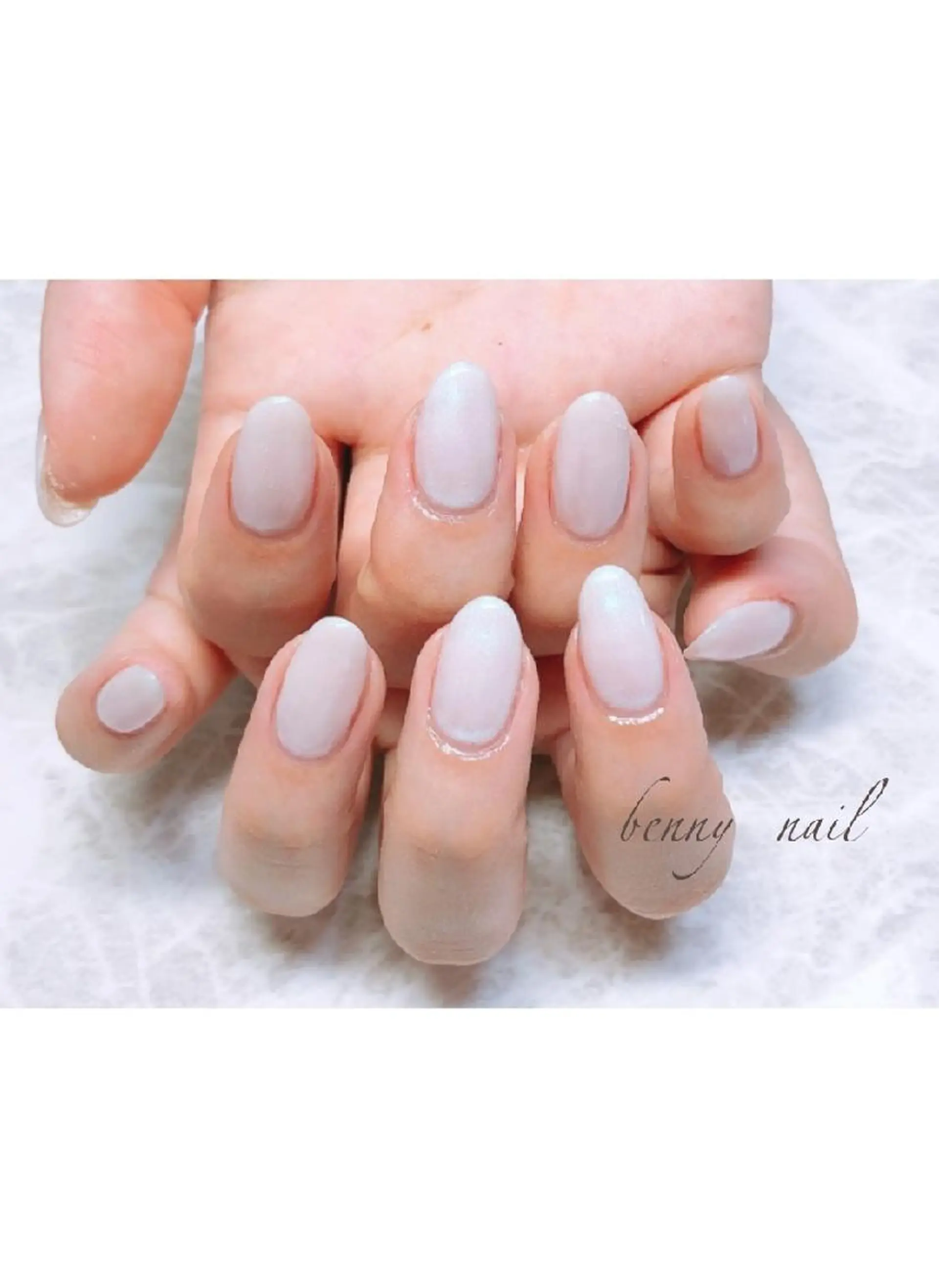 ネイル オーロラネイル ワンカラーネイル ホワイト 最終受付23時半 benny nailのネイルデザイン