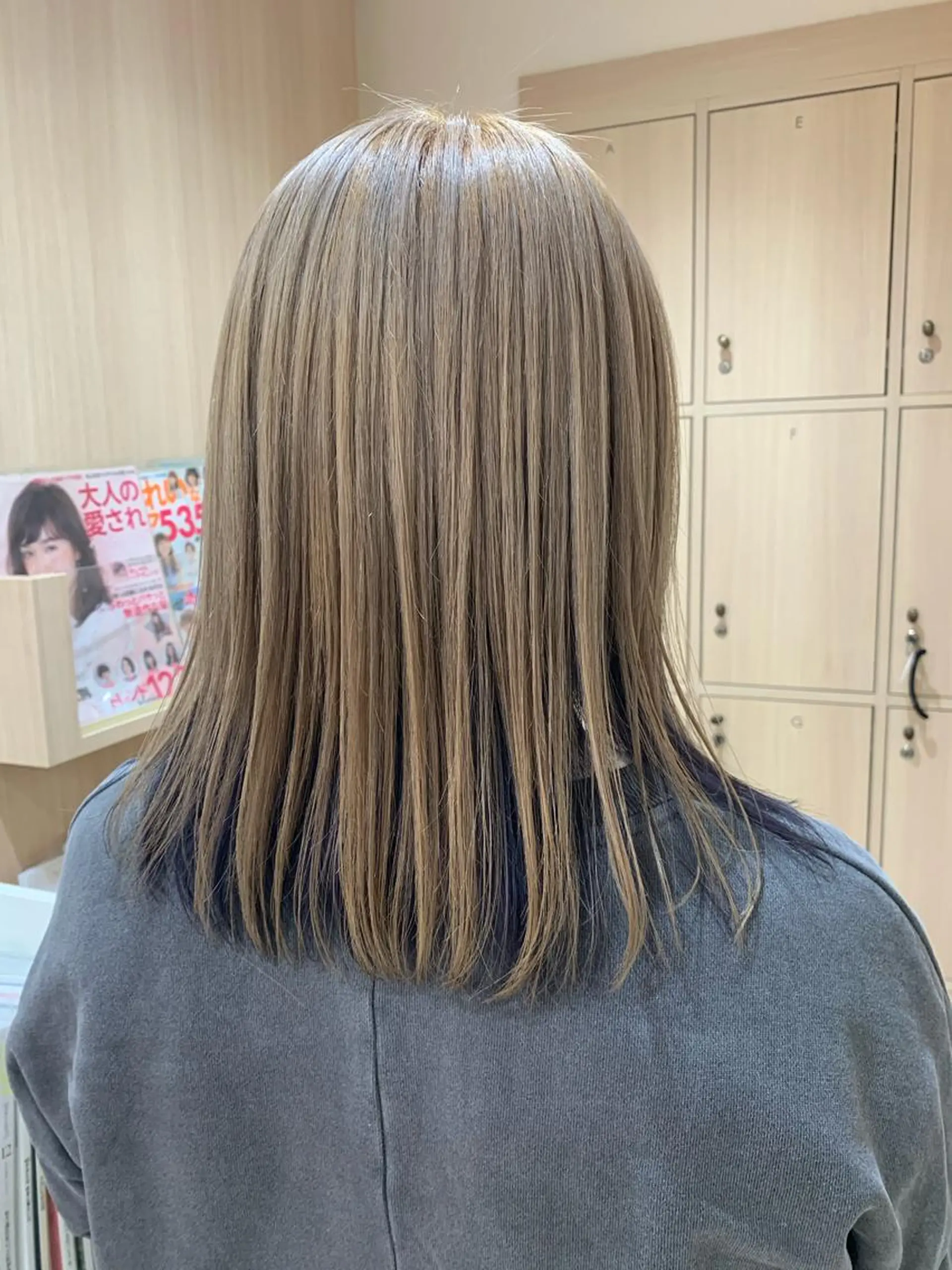 ミディアム カラー ヘアカラー トリートメント 店長ハイトーンカラー 柞山史奈のヘアスタイル
