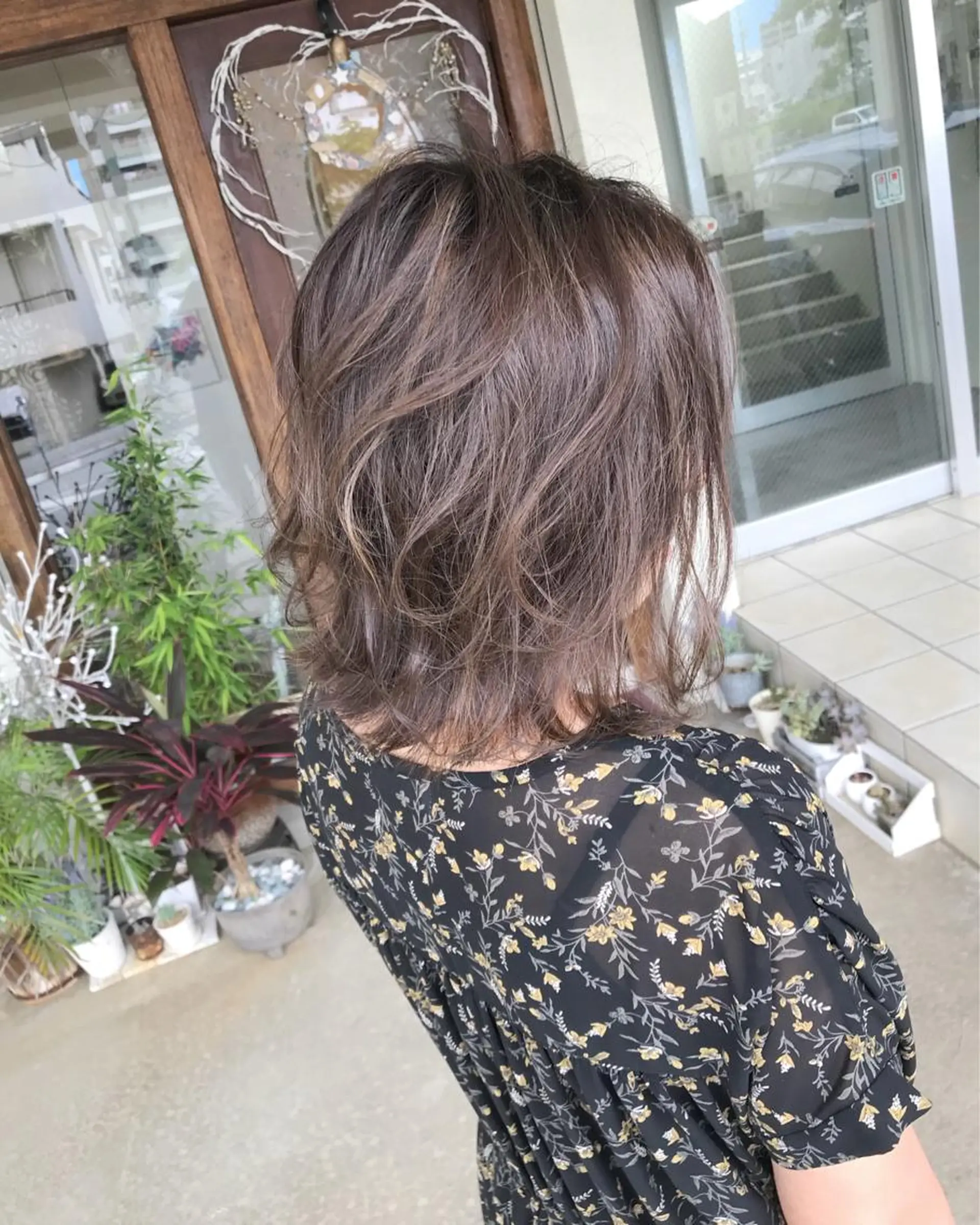 ミディアム カラー バレイヤージュ レイヤーカット grand juteのヘアスタイル
