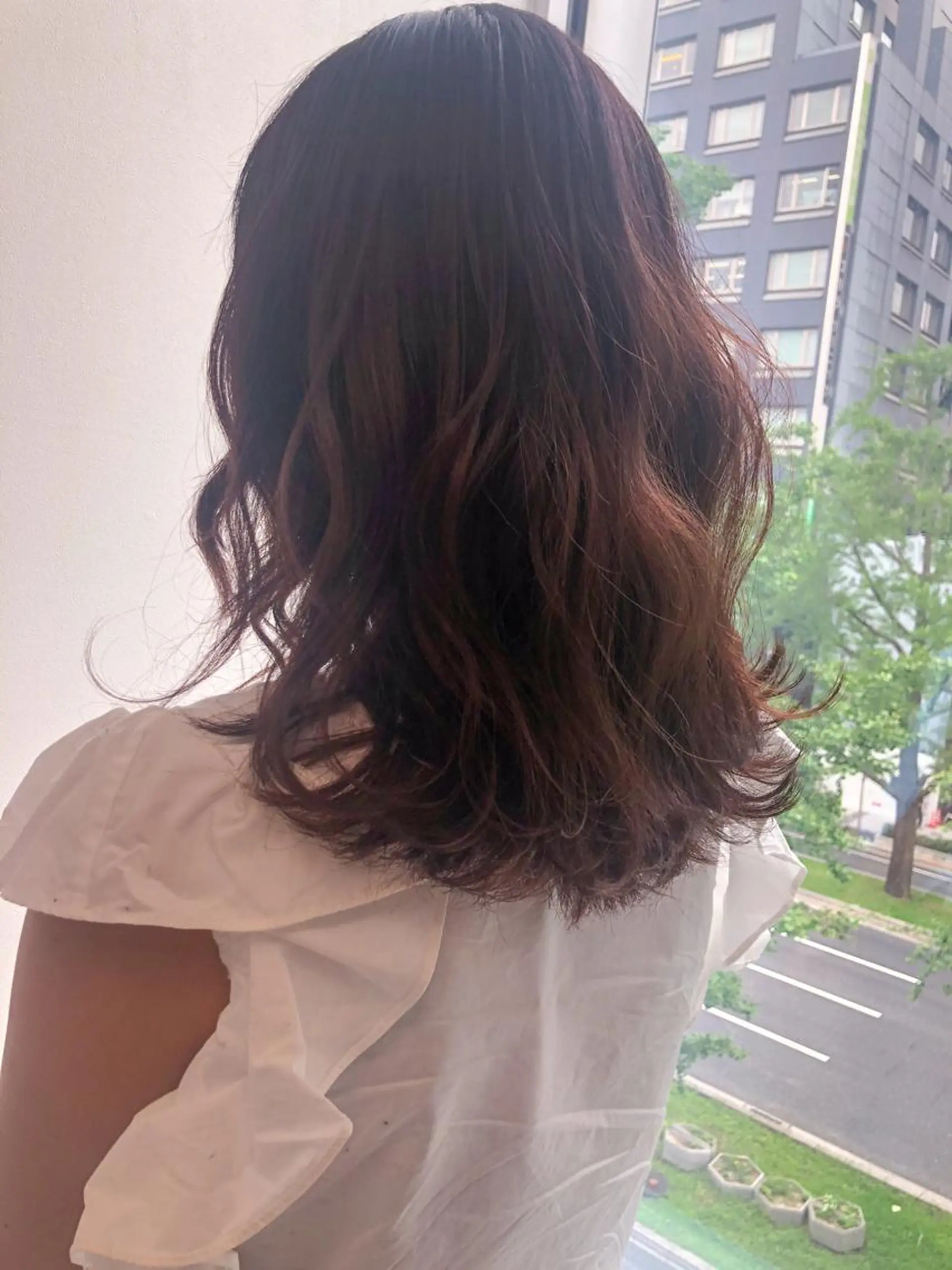 セミロング パープルカラー コトネ🫧 韓国風レイヤーカットのヘアスタイル