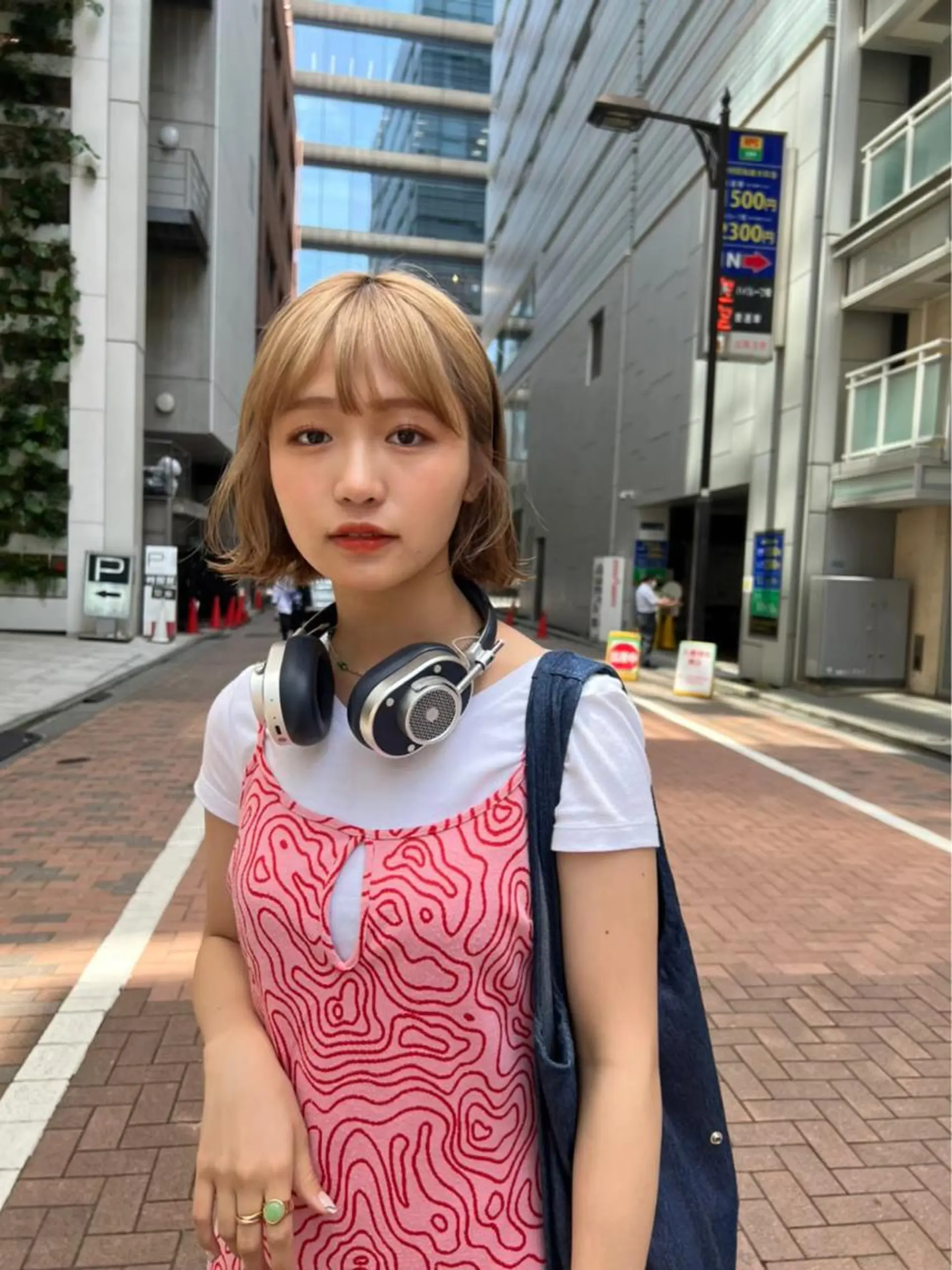 ミディアム カラー ベージュカラー 透明感カラー グレージュ ボブ カット ヘアカラー トリートメント レイヤー専門家 ダブルカラー修のヘアスタイル