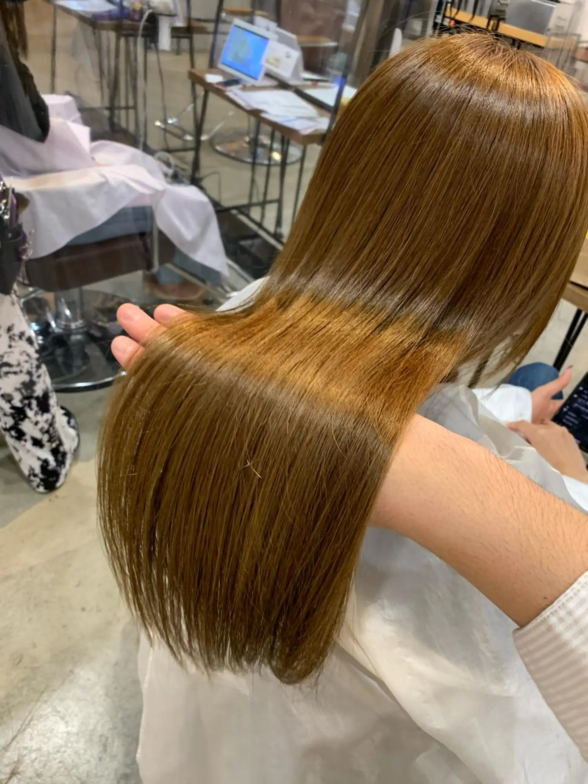 ロング カラー パーマ 髪質改善 トリートメント 酸性ストレート ストレートパーマ 中津No.1髪質改善 店長✨透ける暗髪のヘアスタイル