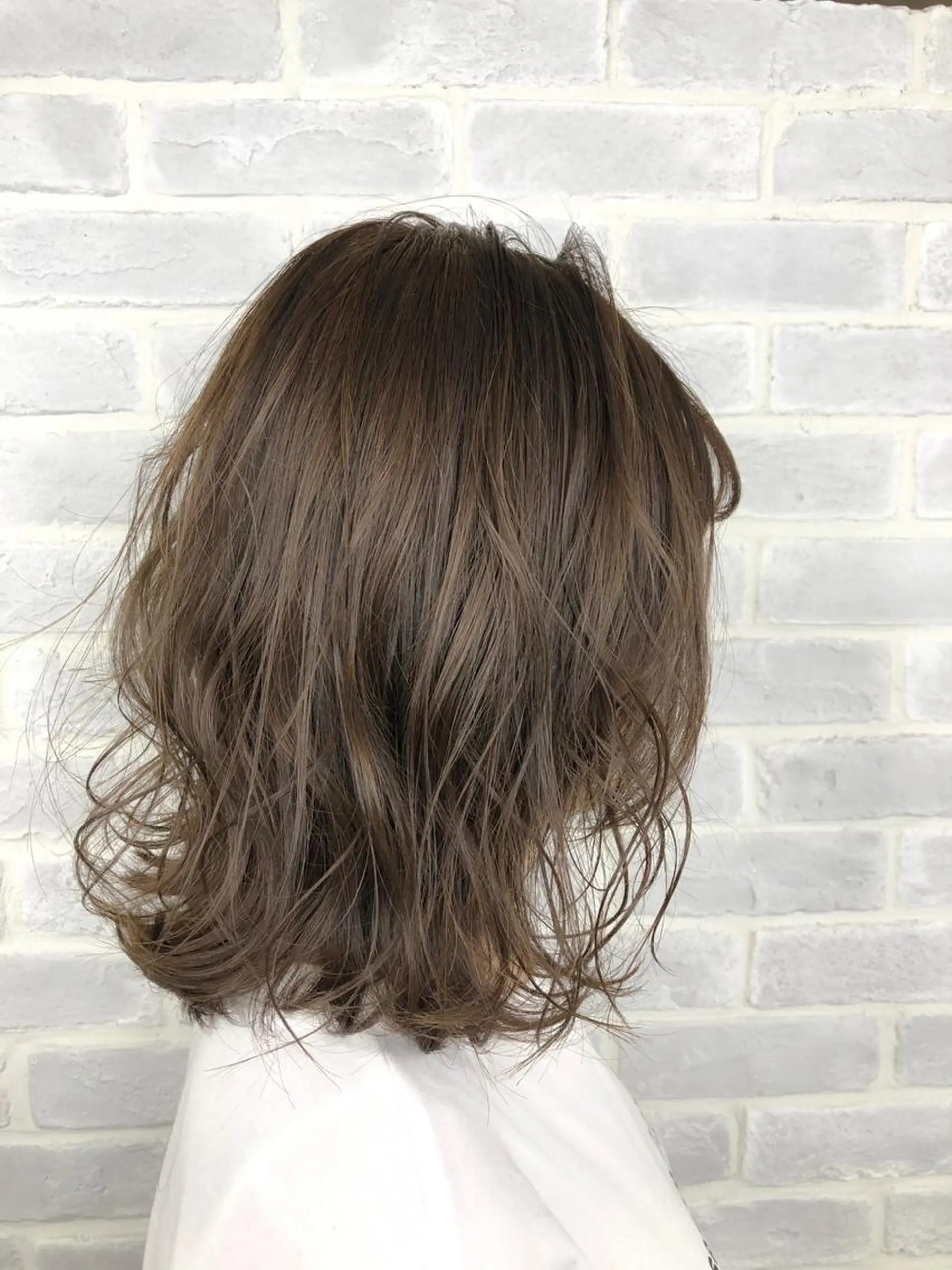 ミディアム カラー アディクシーカラー ブリーチ グレージュ ミルクティーグレージュ 【透明感、艶髪】西村 有司のヘアスタイル