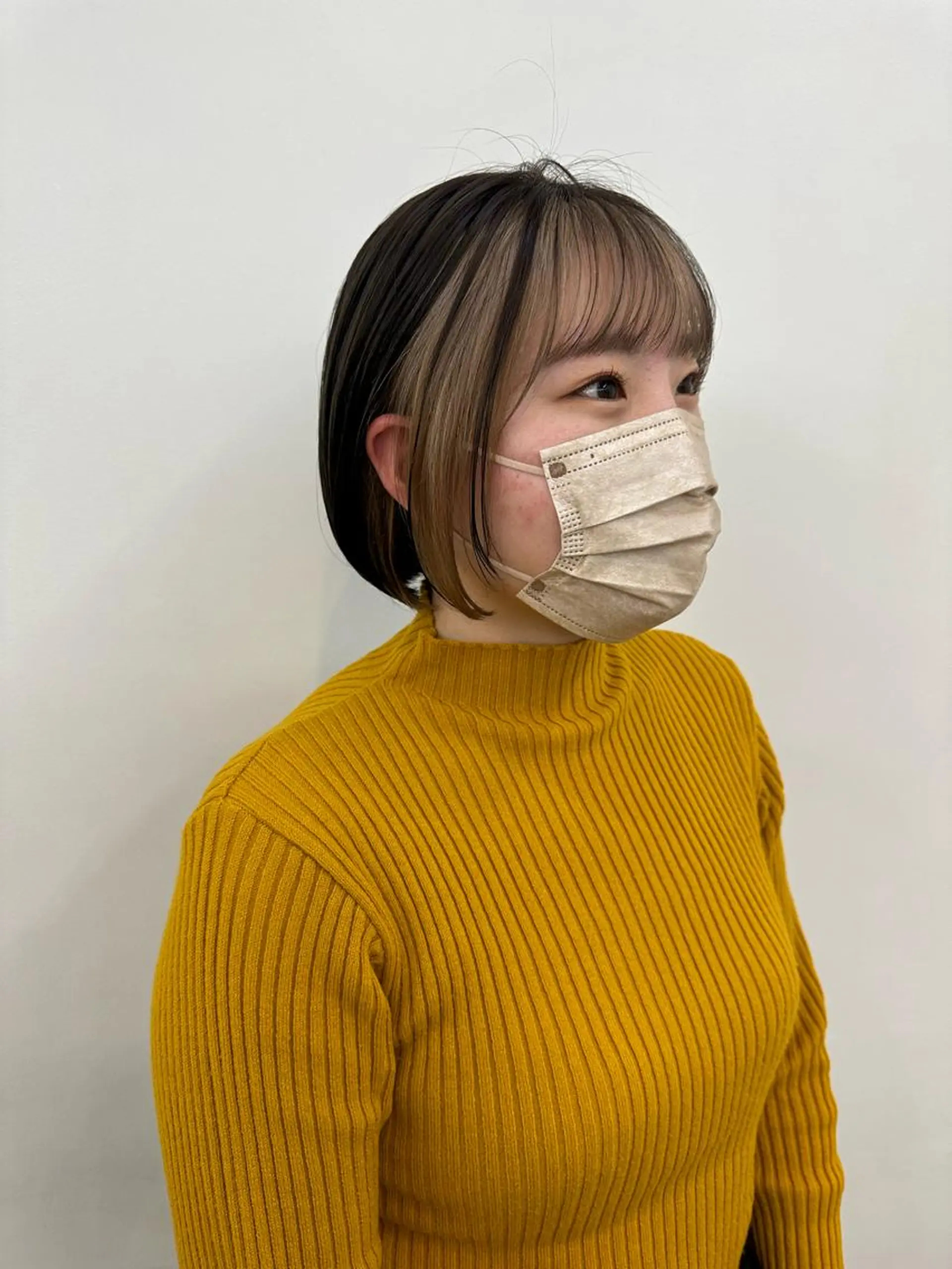 カラー ミストバング ベージュカラー  フェイスフレーミング ホワイトベージュ さとう あやかのヘアスタイル